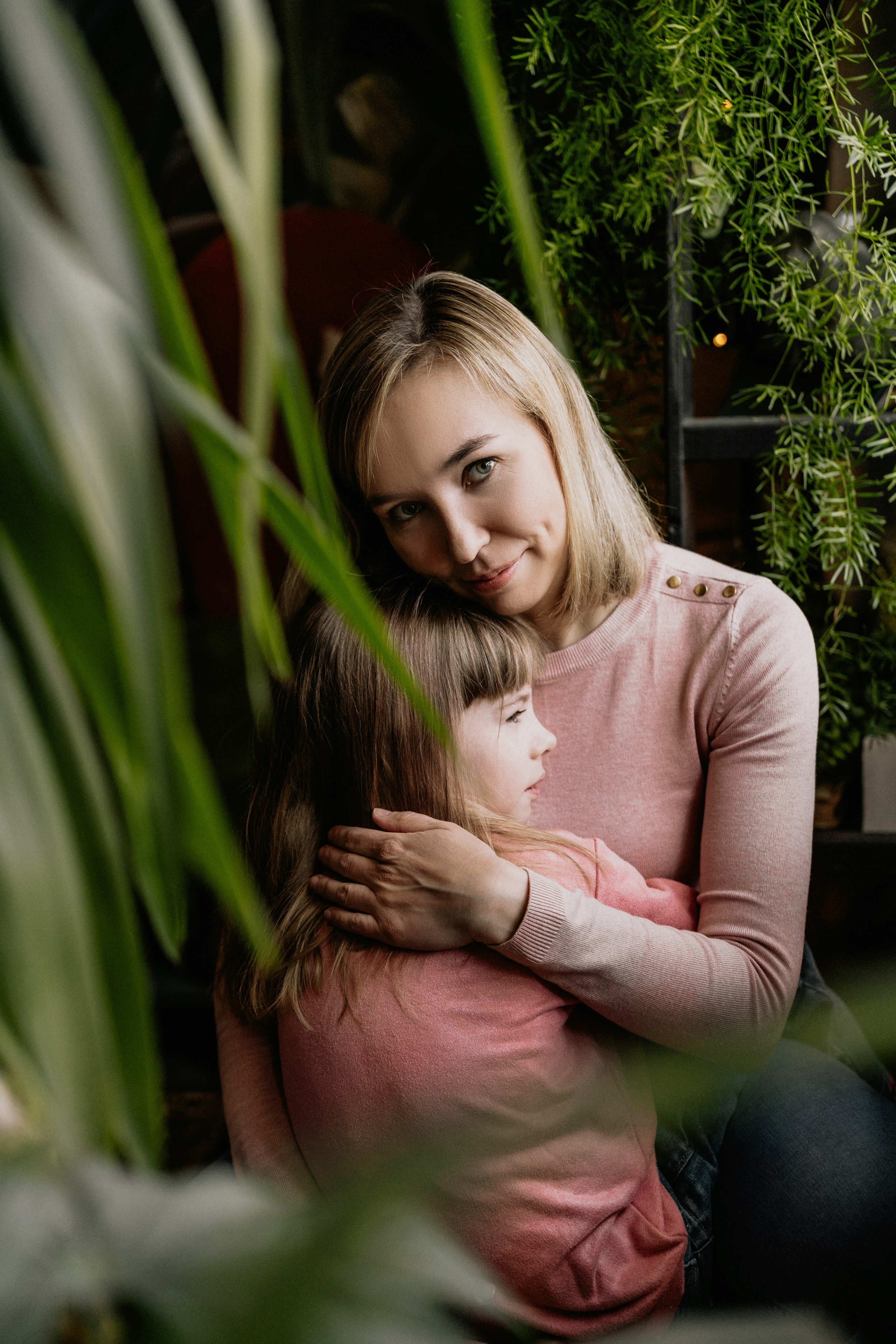 Studio Family Photography with Greenery – Fresh & Elegant. Alisa Tant — Family and newborn photographer Bucks County, Montgomery county, Philadelphia, NJ