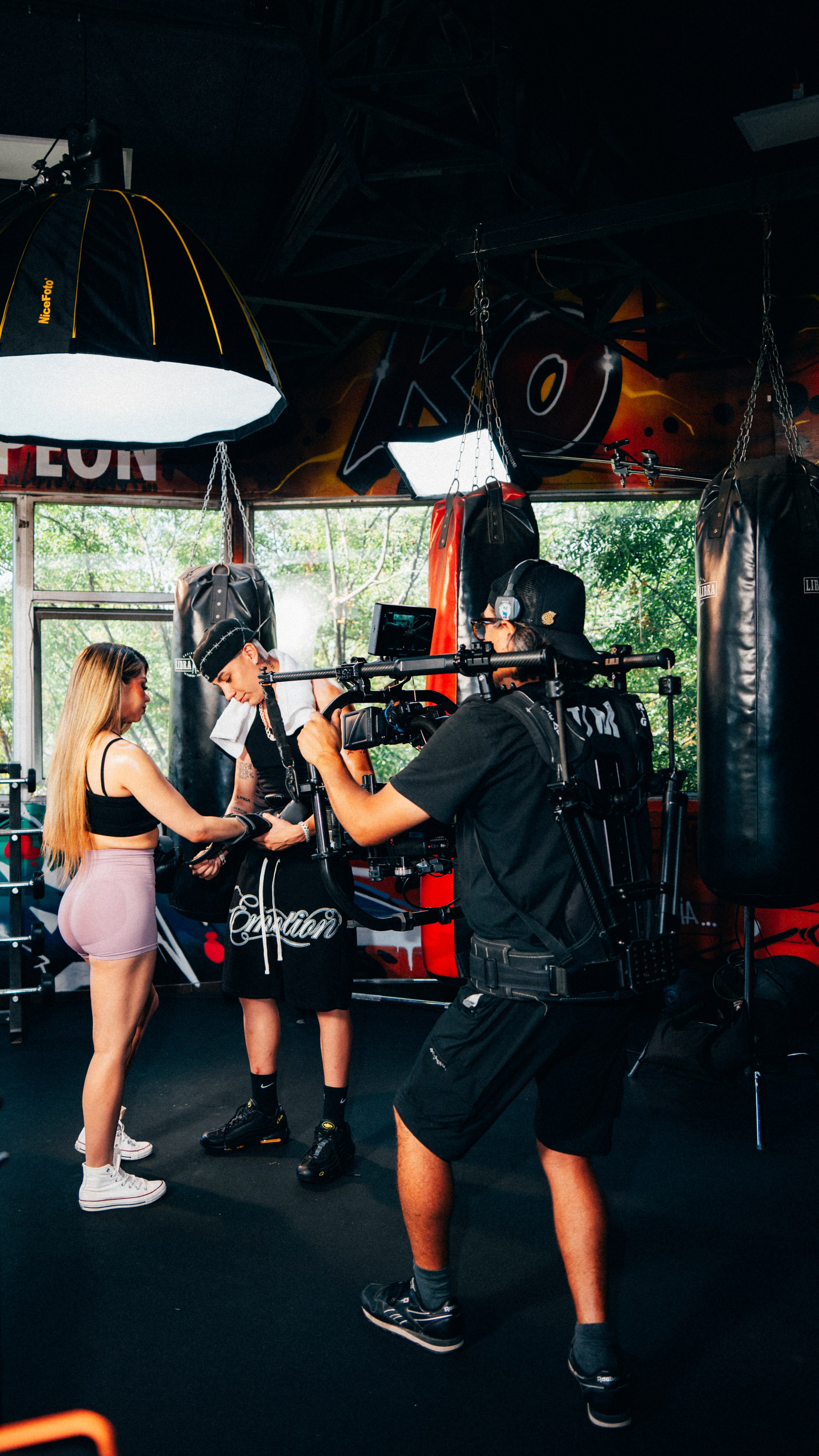 BTS. DEYA BELTRAN Maquilladora, fotógrafa y vídeos