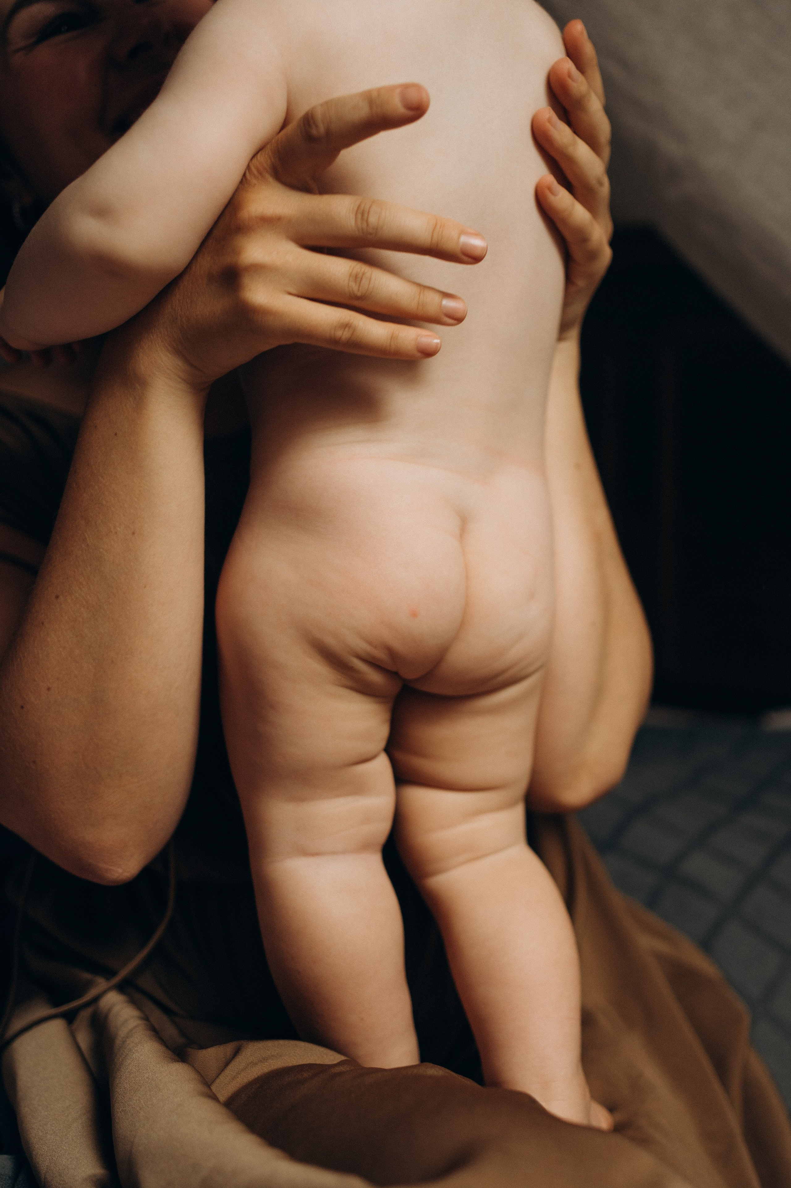 Julia & Grace. Family photographer in Helsinki, Victoria Guadagno