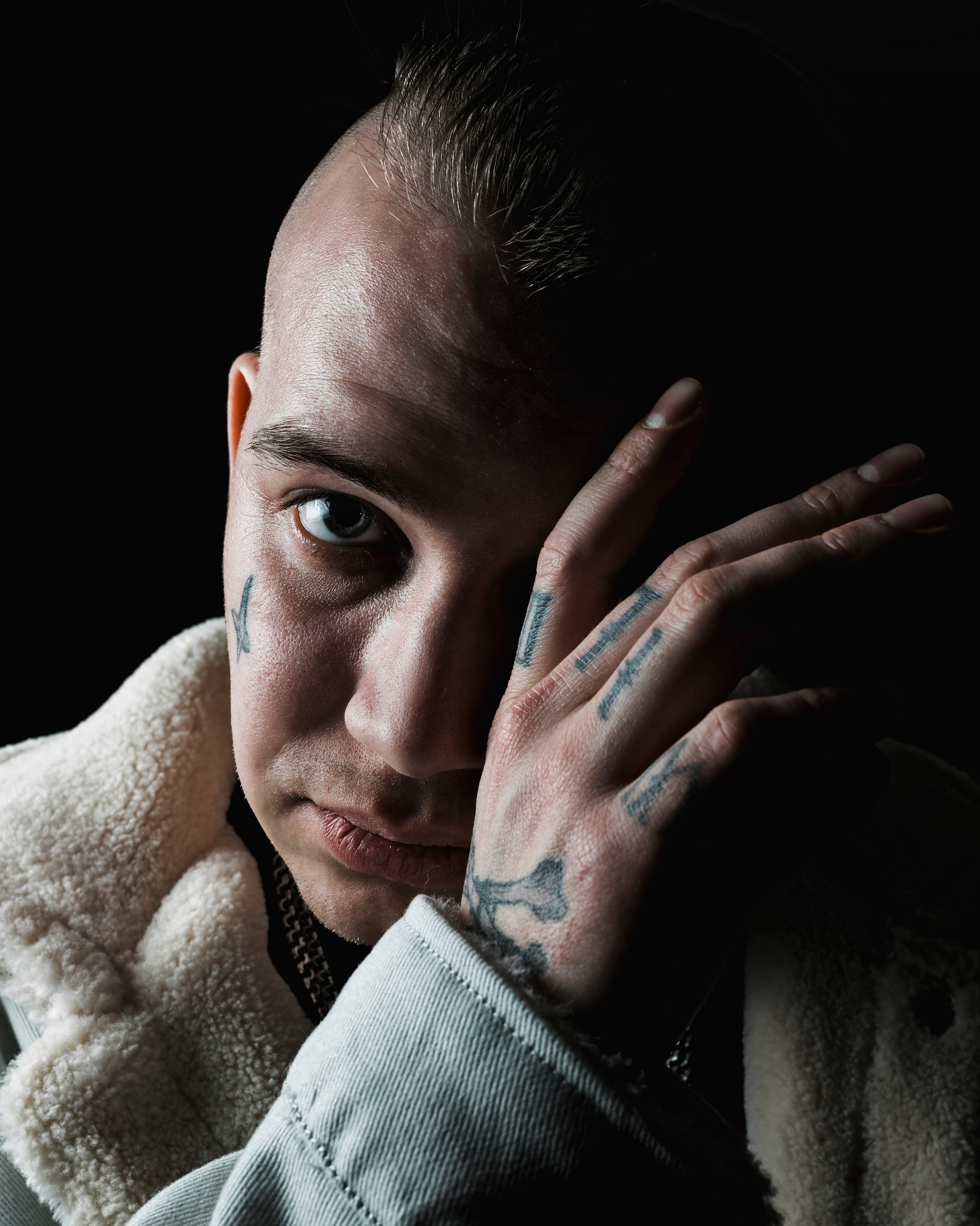 EZ STYLE ПОРТРЕТЫ. Портретный и спортивный фотограф в Алматы Алексей Овечкин