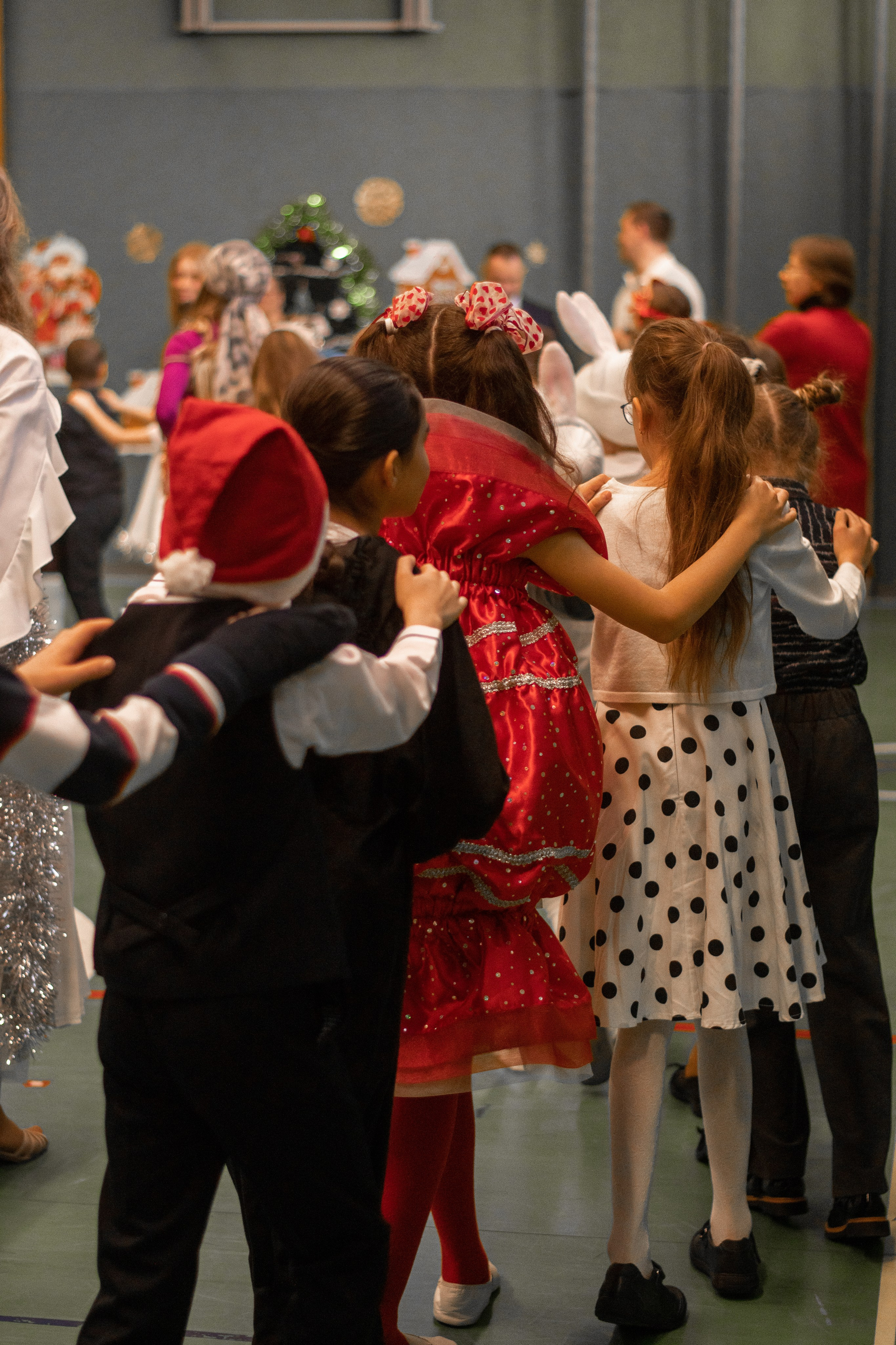 Новогодний хоровод. Семейный и детский фотограф