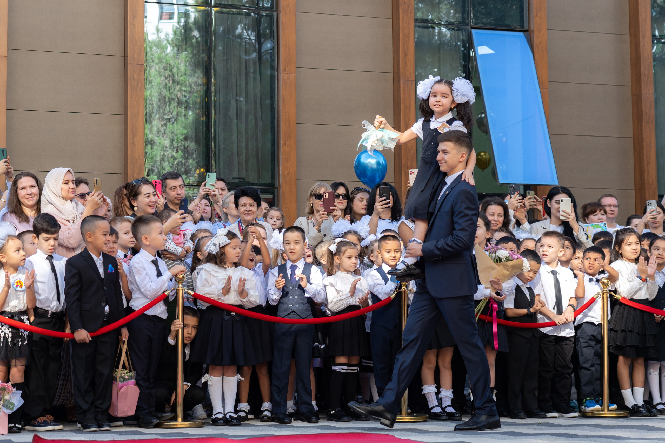 В школах Узбекистана прозвенел Первый звонок. Георгий Намазов | Фотограф в Ташкенте