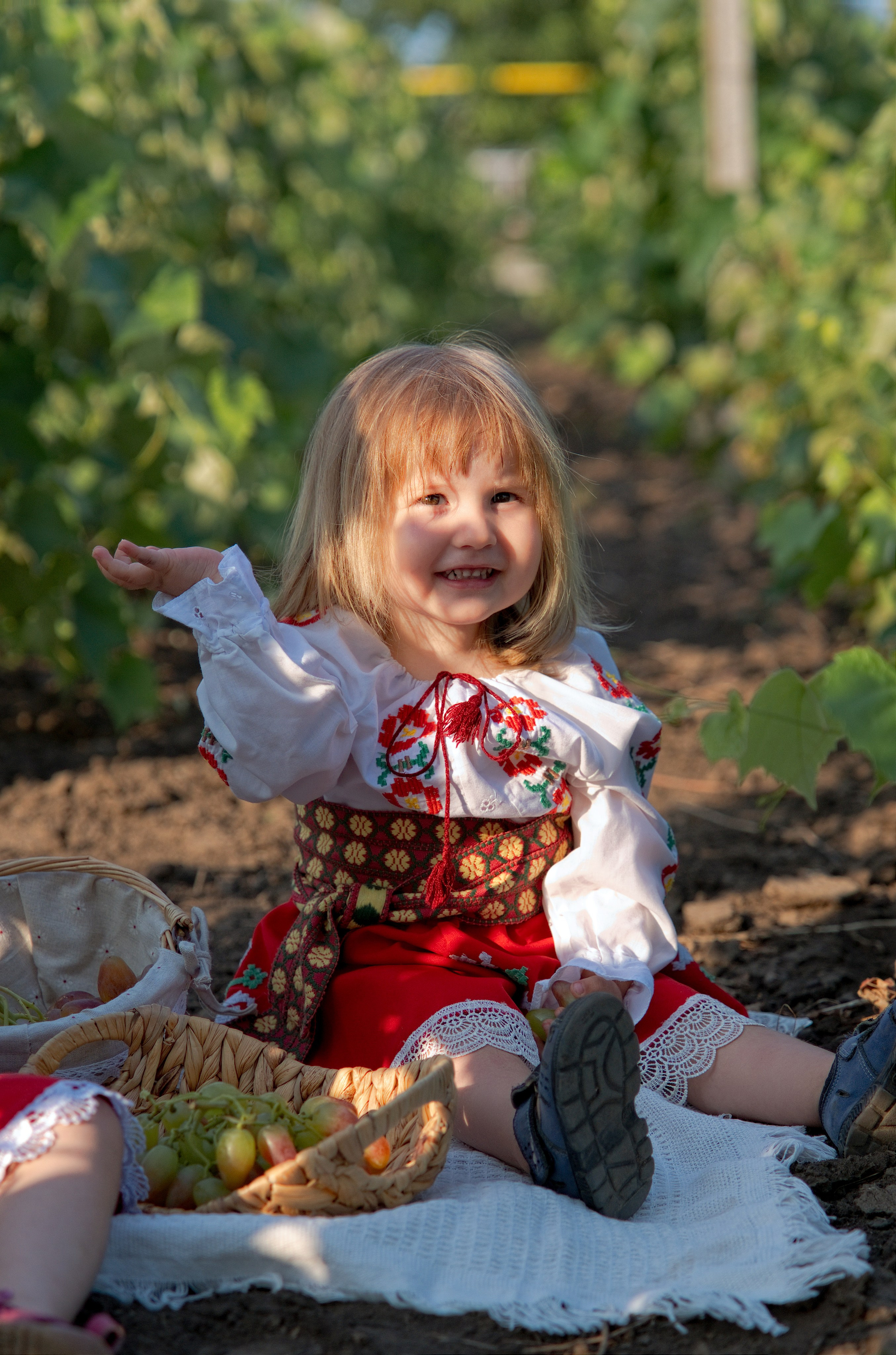 Фотосессия в поле в Молдове — съёмка на природе
