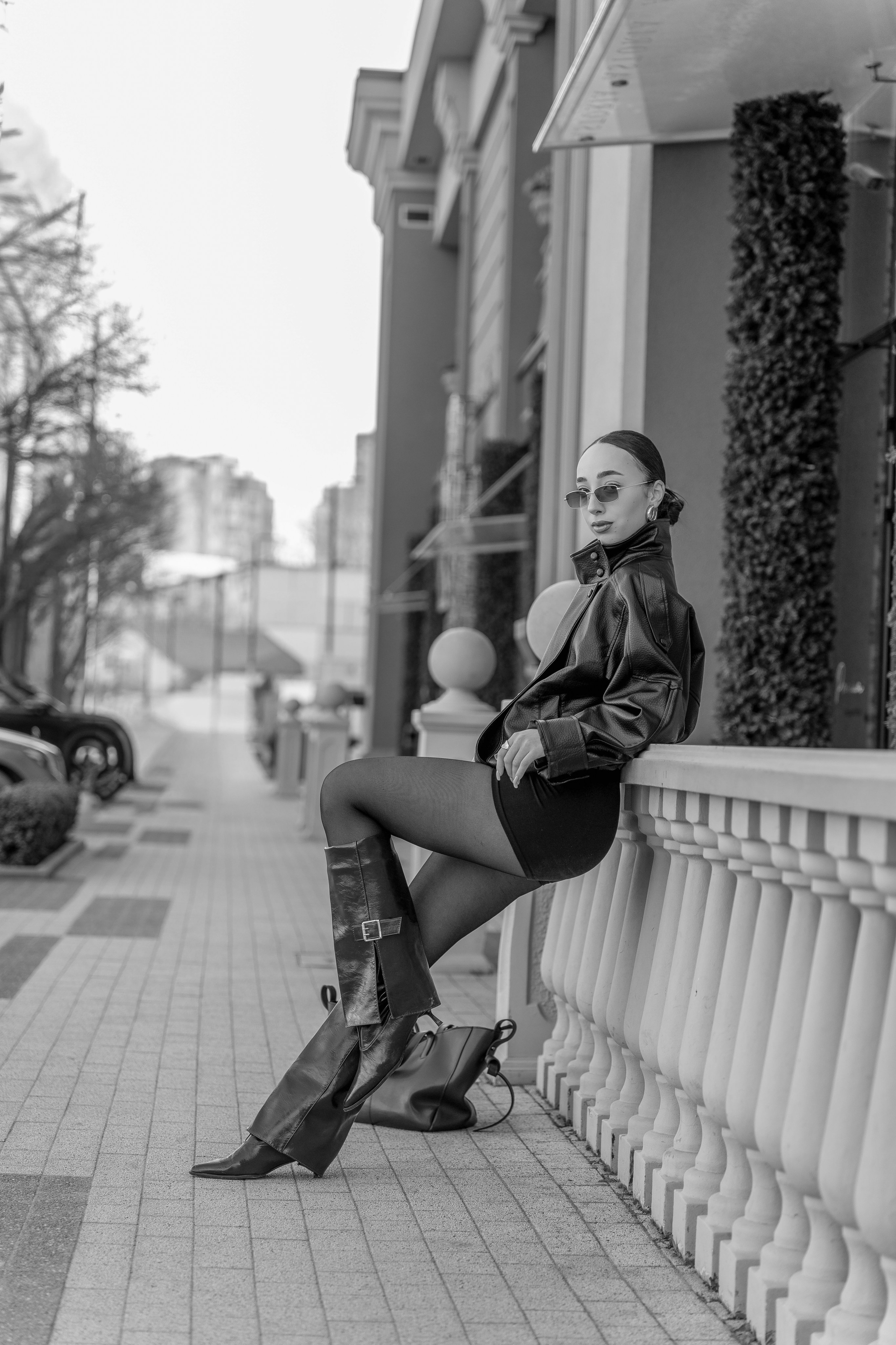 Чёрно-белая портретная фотосессия в Бельцах. Ședință foto portret alb-negru în Bălți