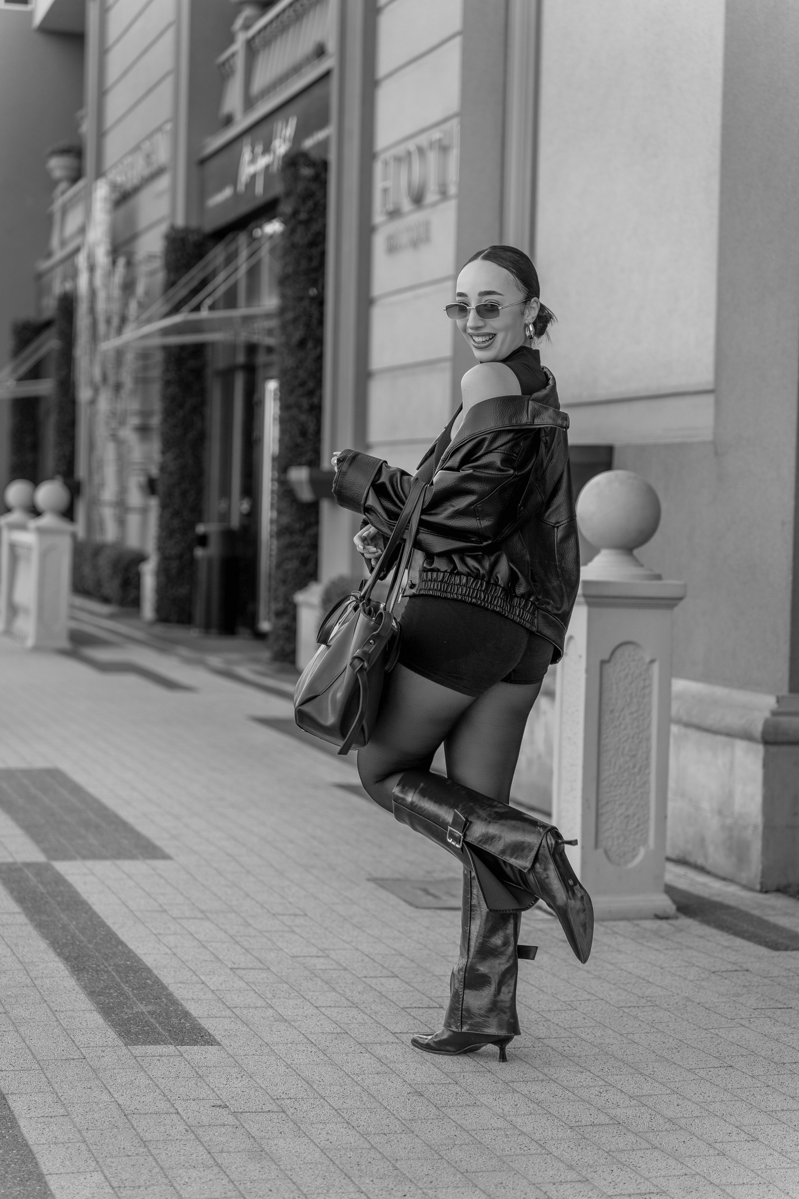 Чёрно-белая портретная фотосессия в Бельцах. Ședință foto portret alb-negru în Bălți