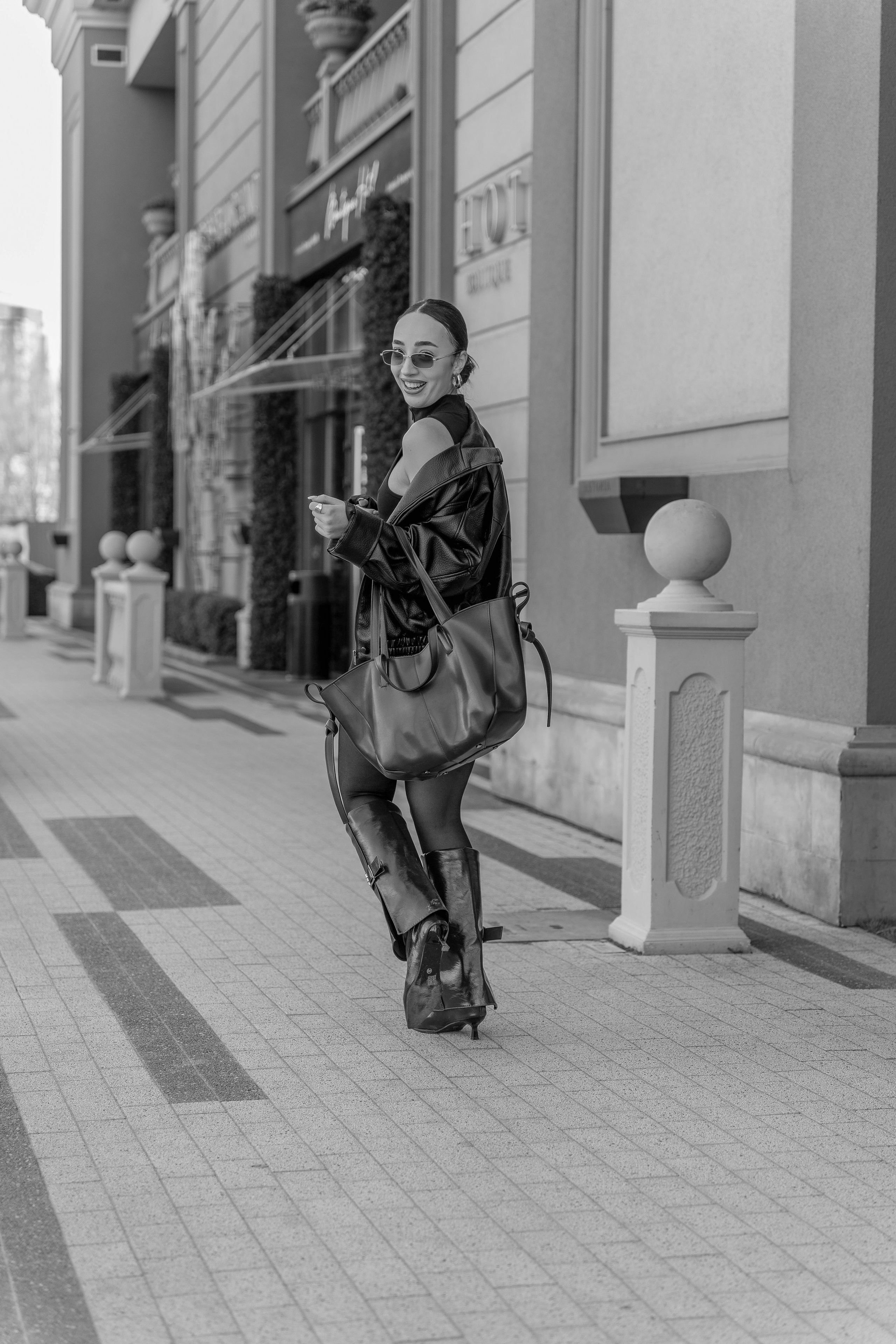 Чёрно-белая портретная фотосессия в Бельцах. Ședință foto portret alb-negru în Bălți