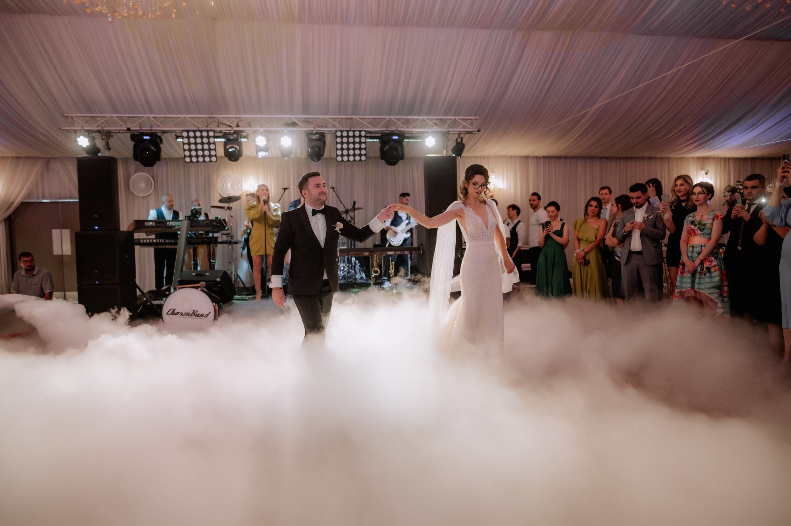 Fotograf Nunta Bucuresti la Baroque Events and Garden. Proud Vision Weddings | Wedding Photography & Film — Servicii profesionale Foto Video Nunta Iasi