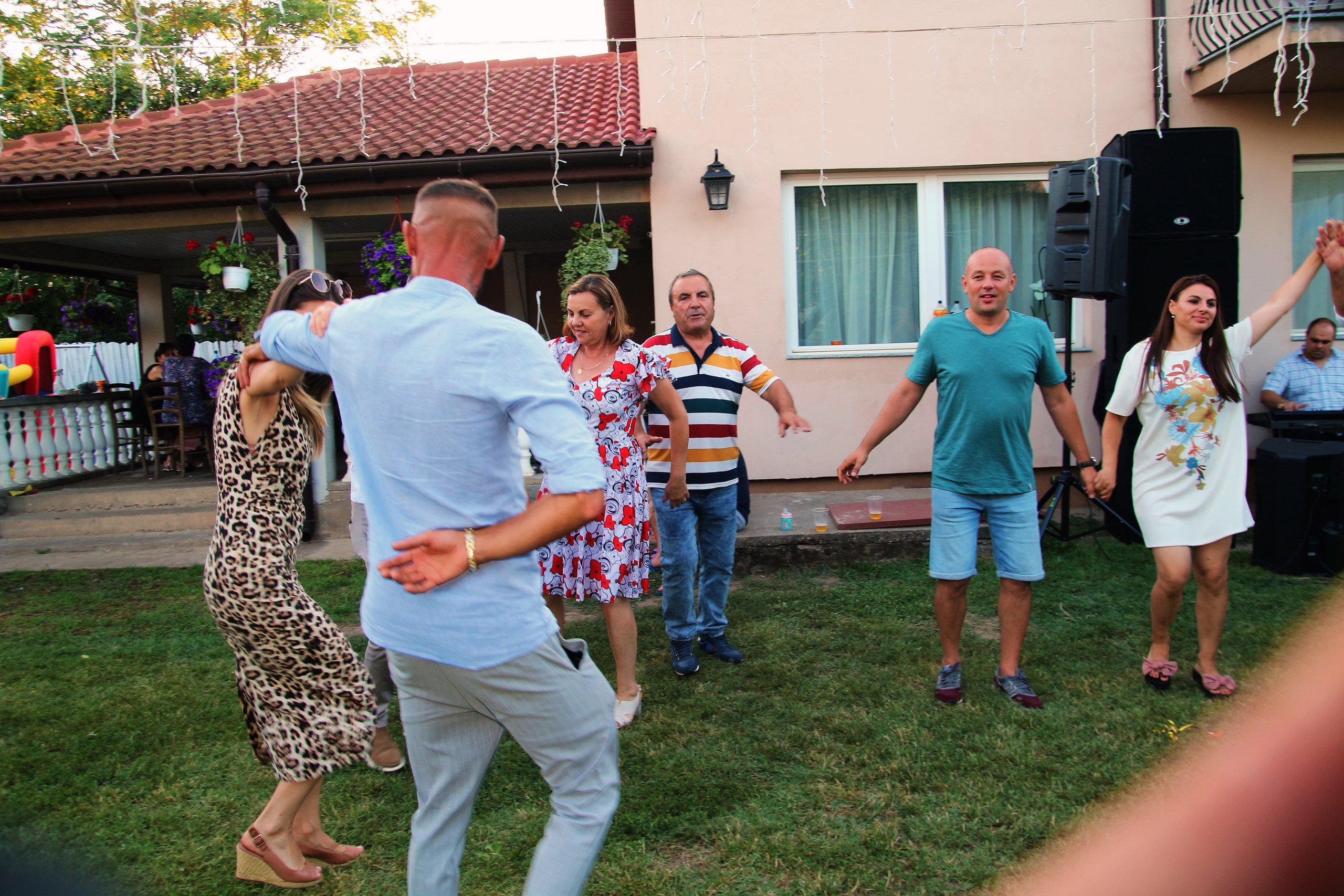 BYZO MEDIA. PETRU BYZO - family and children photographer in ROMANIA