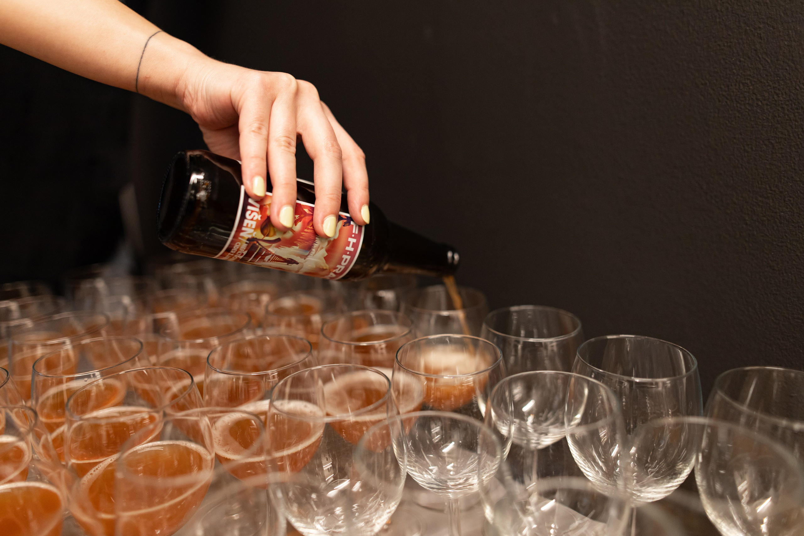 Eventová fotografie. Dana Lišková — Empatická fotografka | Introspektivní umělkyně | Neurodivergentní koučka| Zakladatelka Artepy.cz