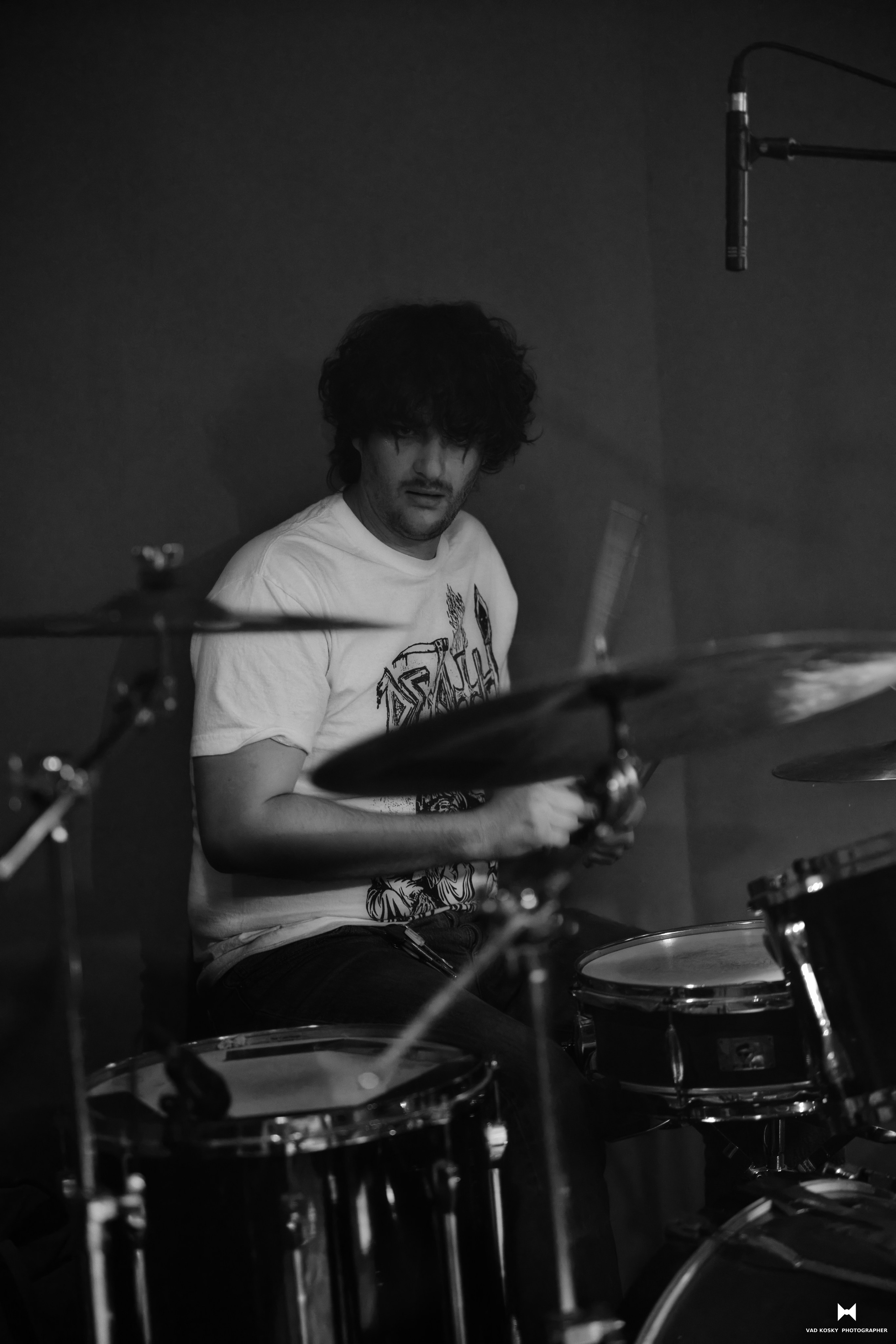 Crimson bass — Mary Bar Haifa 28.11.25. Vad Kosky Photographer