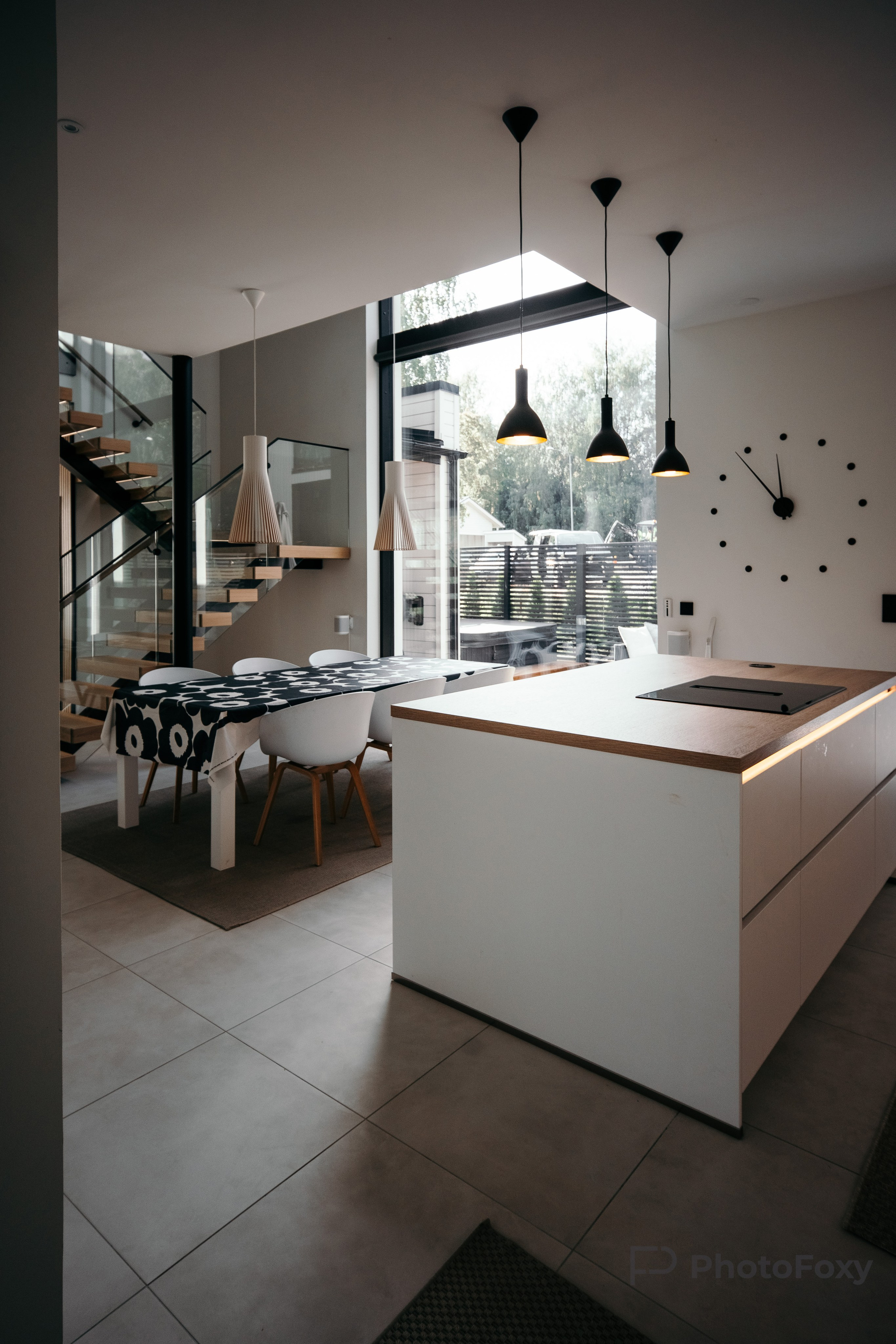 Skandinaavinen lämpö. Valokuvaaja Lahti, Helsinki Elena Salonen