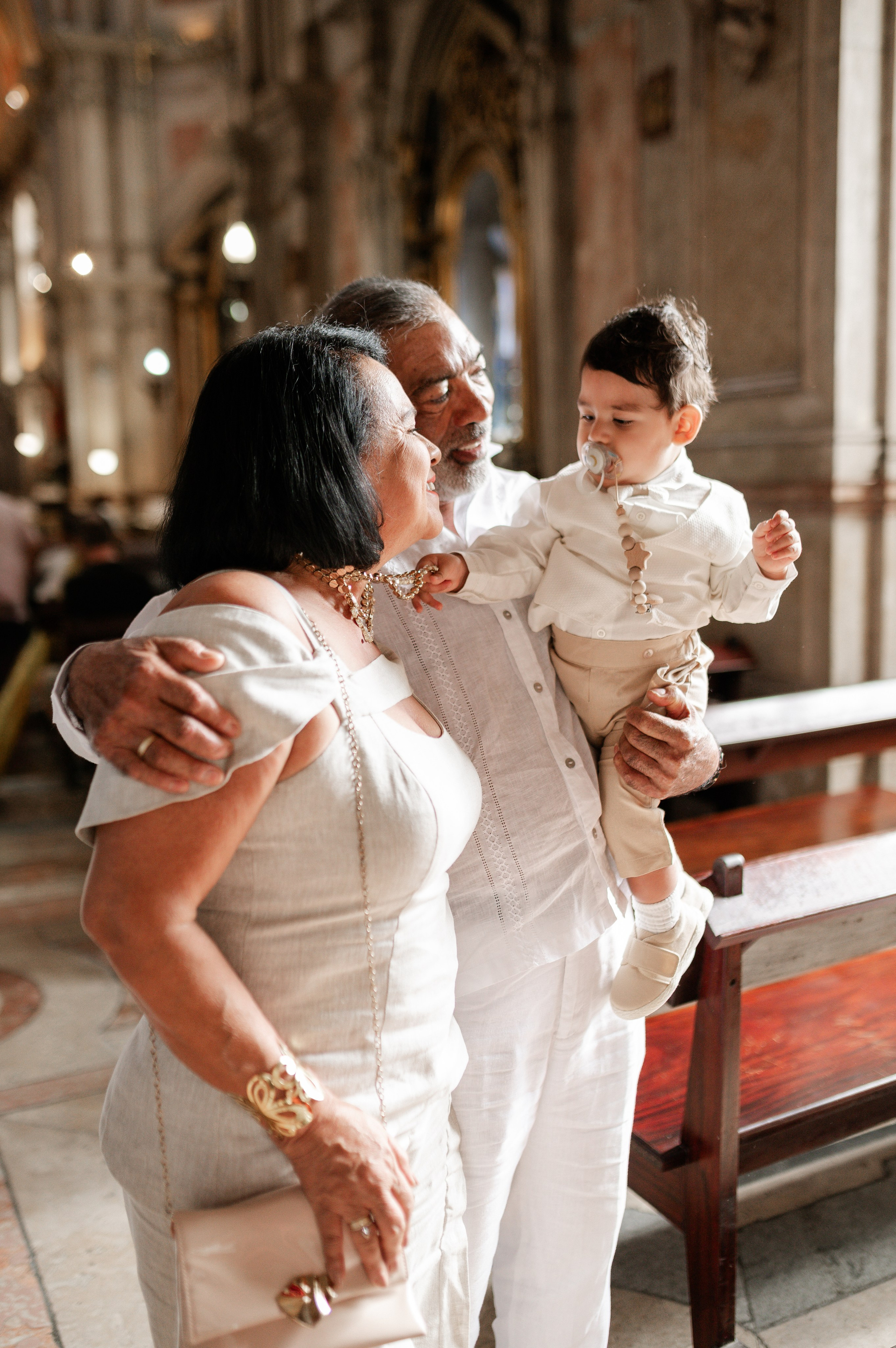Фотосъёмка крестин — тёплые и значимые моменты. Ваш фотограф в Лиссабоне — Анна Белова