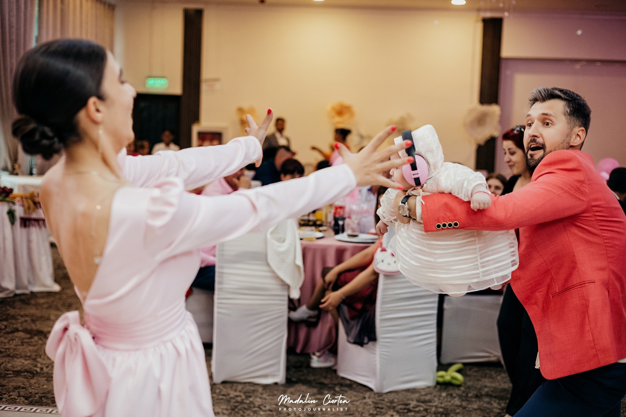 Fotografie botez Alba Iulia. Mădălin Ciortea - fotograf de nuntă și de familie | Dream Art Events