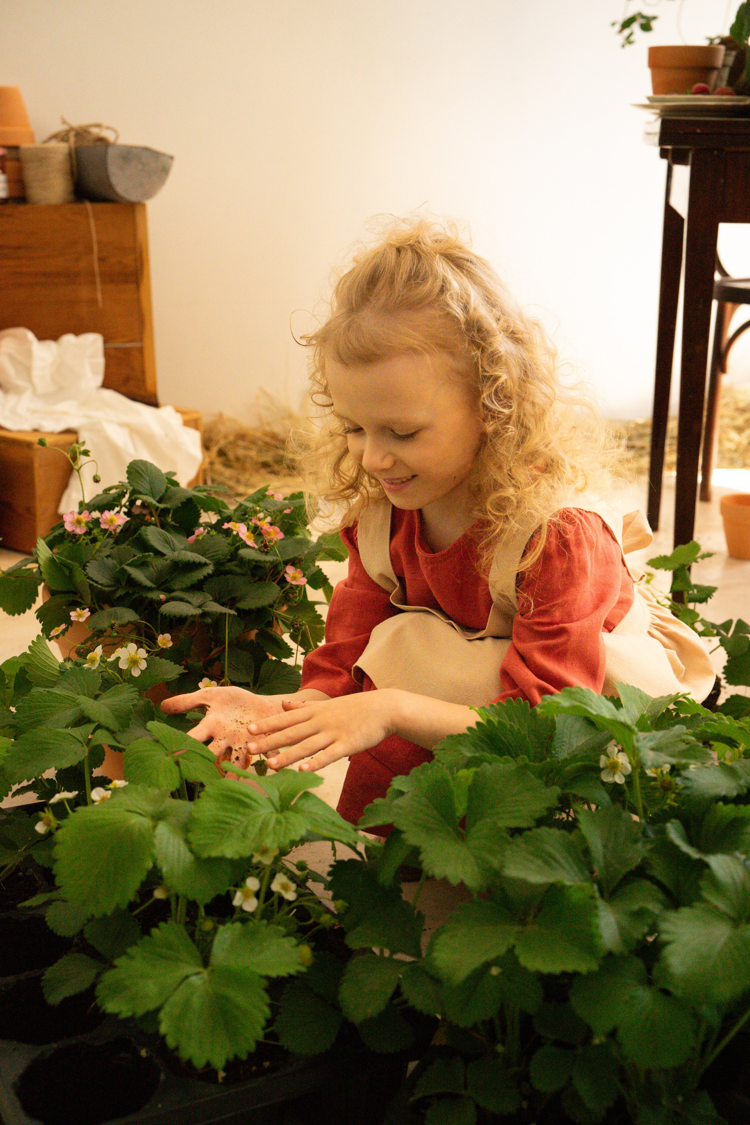 Маленькие садоводы. Ваш фотограф Tetiana Kolos, найду самый удачный ракурс и словлю момент