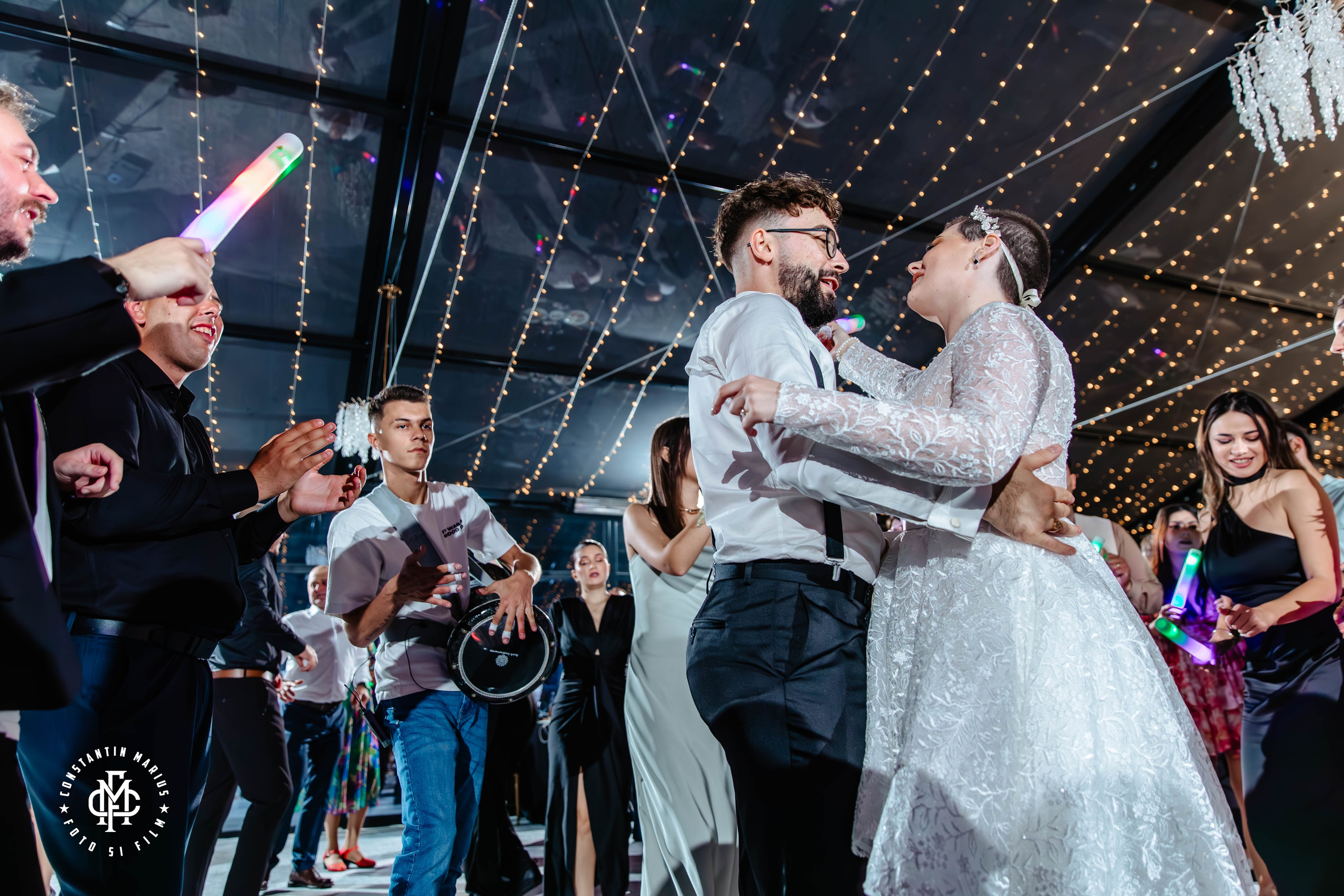 WEDDING PHOTOGRAPHY. DESPRE NOI