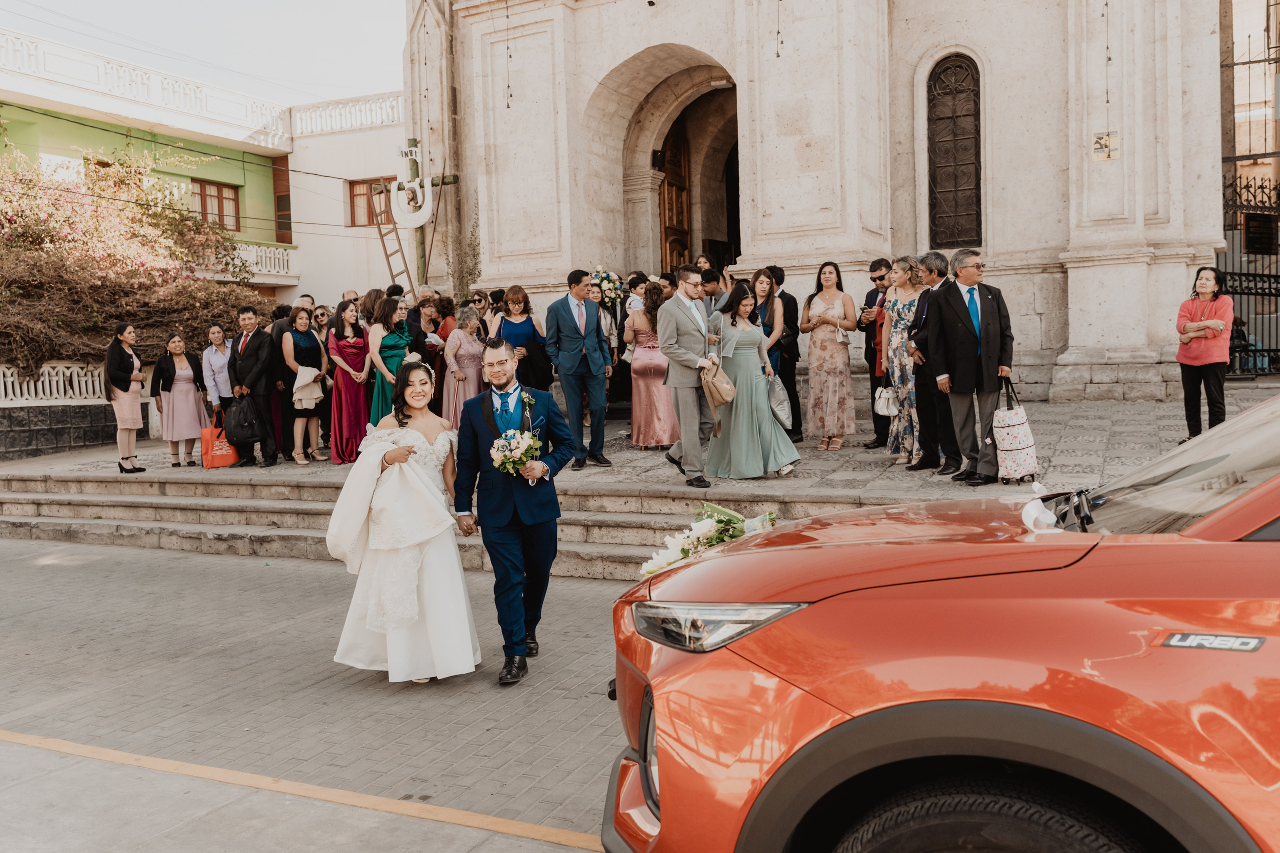 GABRIELA + JORGE | BODA CIVIL RELIGIOSA. Studio KVTA | Fotografía y Video de Bodas en Arequipa