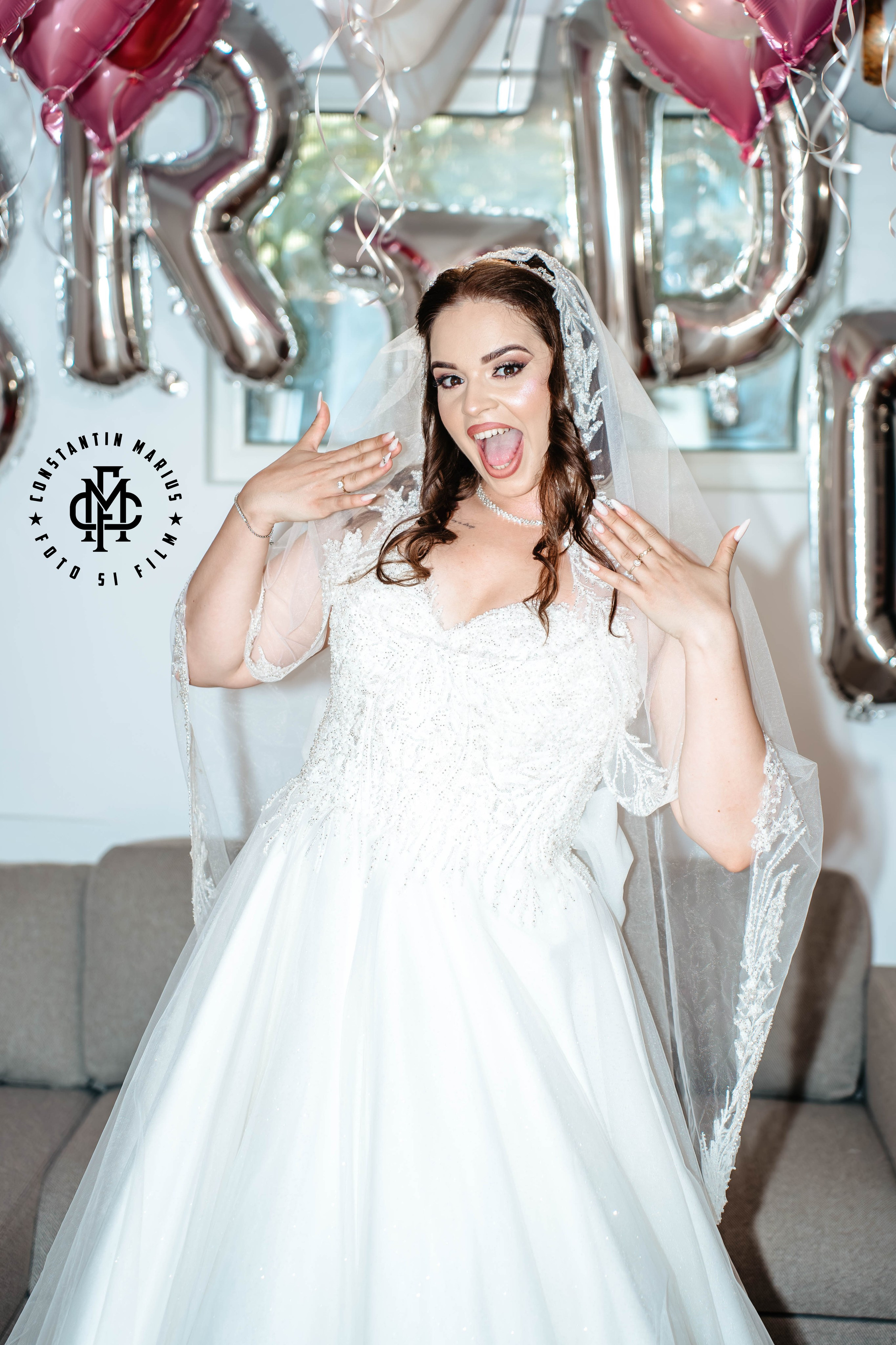 WEDDING PHOTOGRAPHY. DESPRE NOI