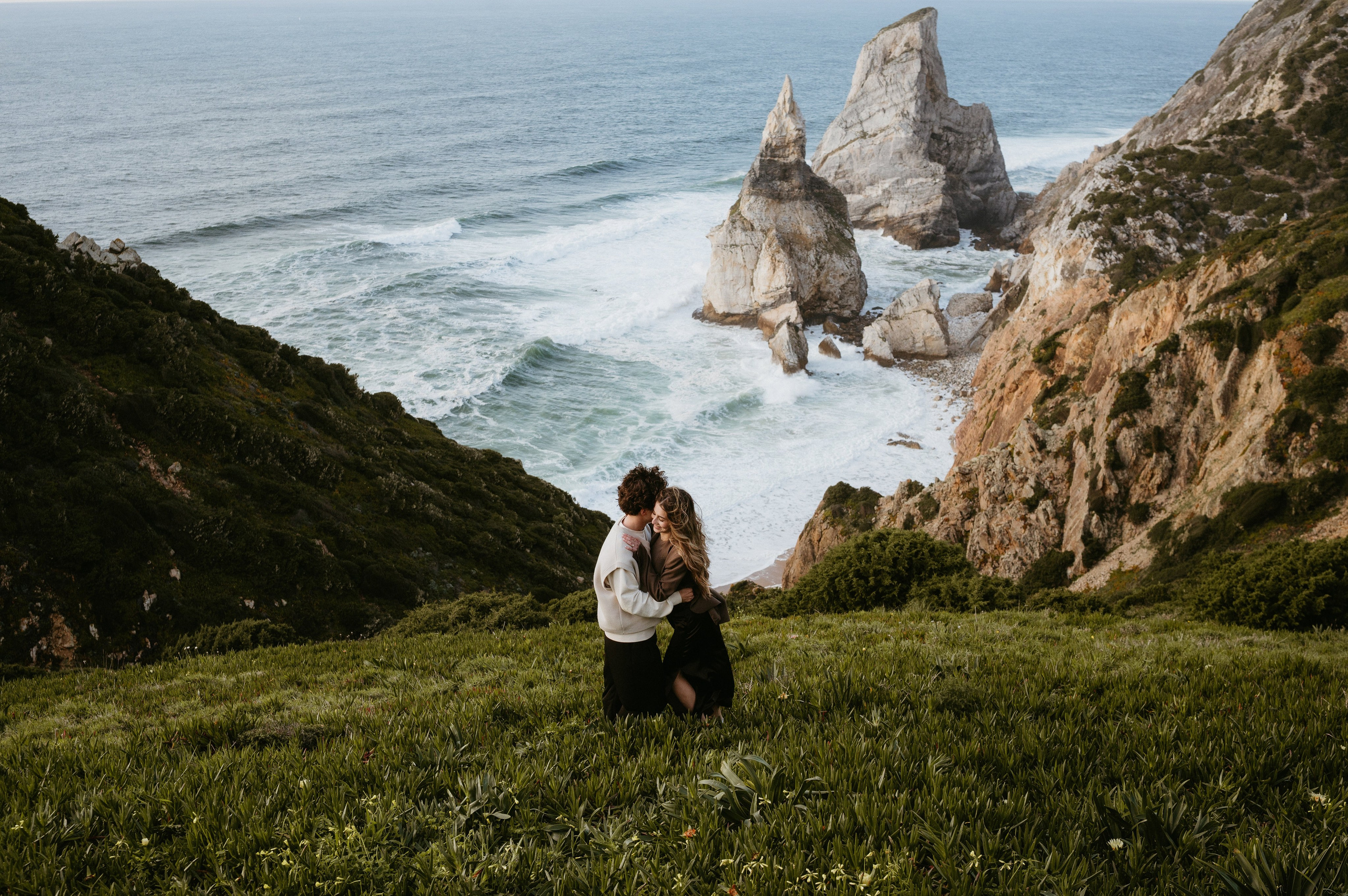 Praia da Ursa – ședință foto de cuplu într-un loc magic din Portugalia. Valentin Melen — wedding photographer