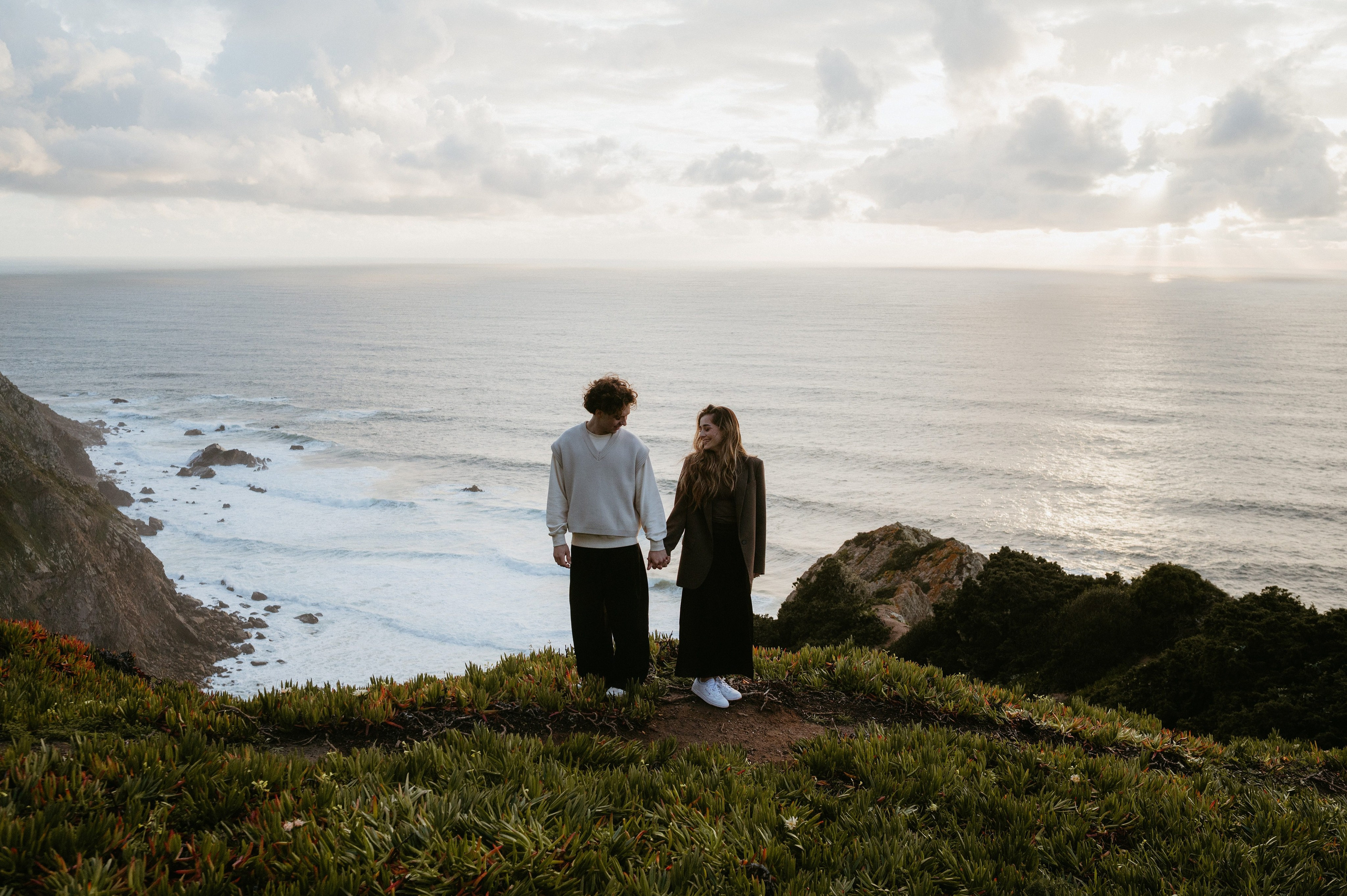 Praia da Ursa – ședință foto de cuplu într-un loc magic din Portugalia. Valentin Melen — wedding photographer