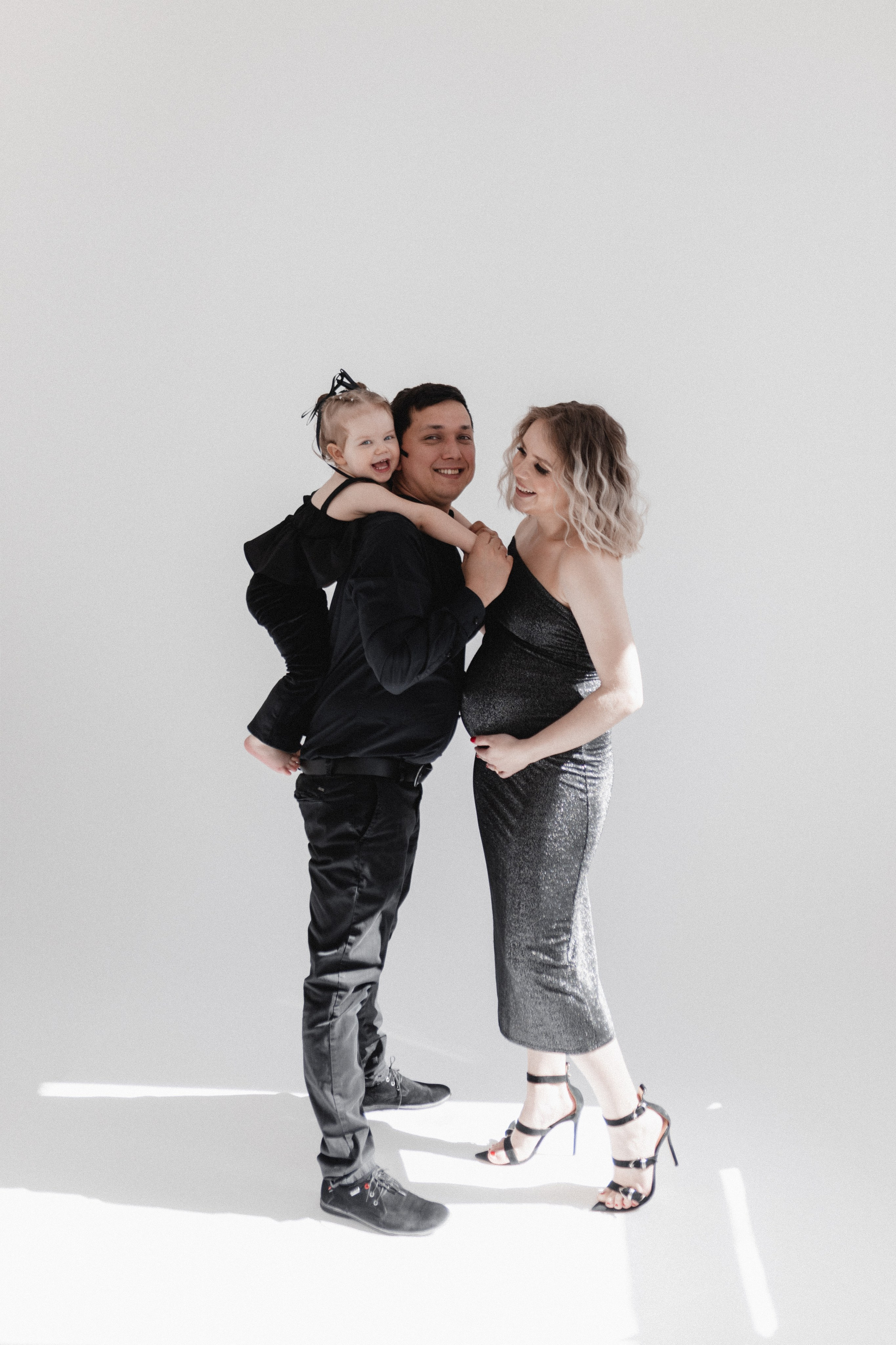 Babybauch Shooting im Fotostudio | Schwangerschaftsfotos in Bochum. Hochzeitsfotografin Bochum | Halyna Reiche Fotografie NRW