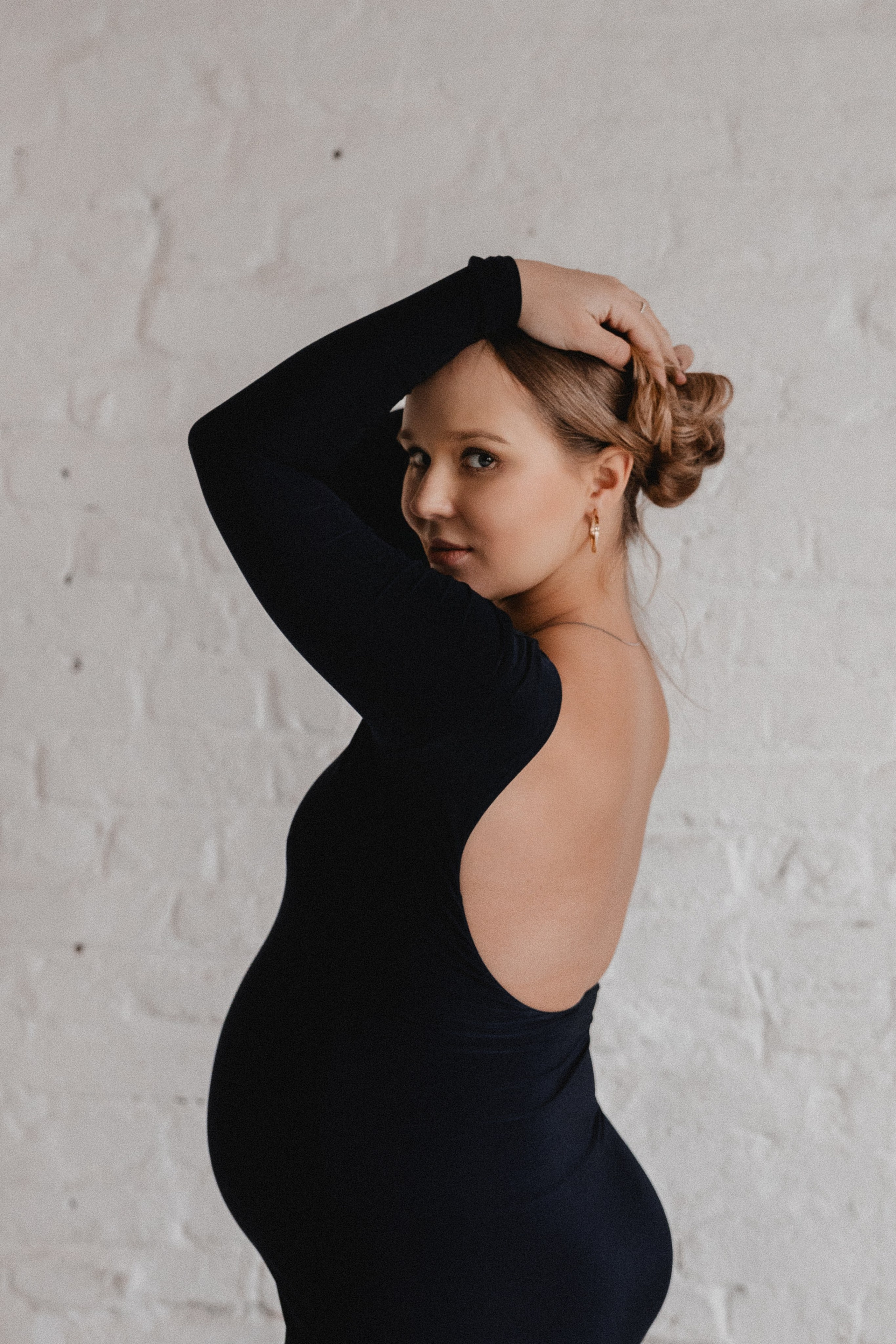 Babybauch Shooting im Fotostudio | Schwangerschaftsfotos in Bochum. Hochzeitsfotografin Bochum | Halyna Reiche Fotografie NRW