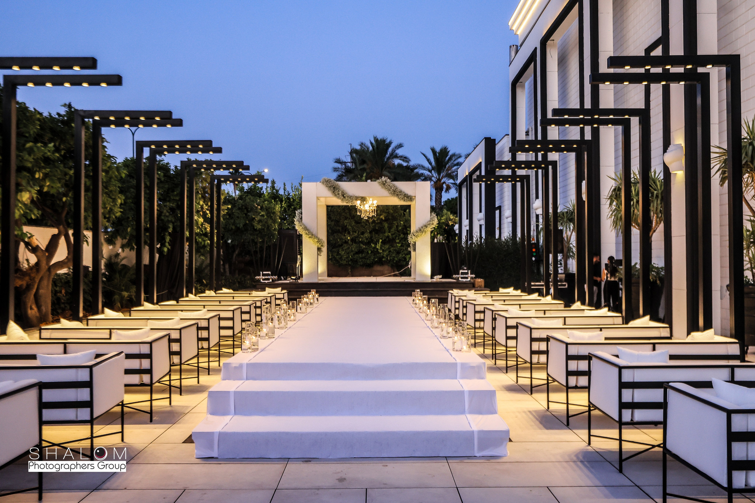 VIA / BASICO. Wedding and events photographers Studio Shalom