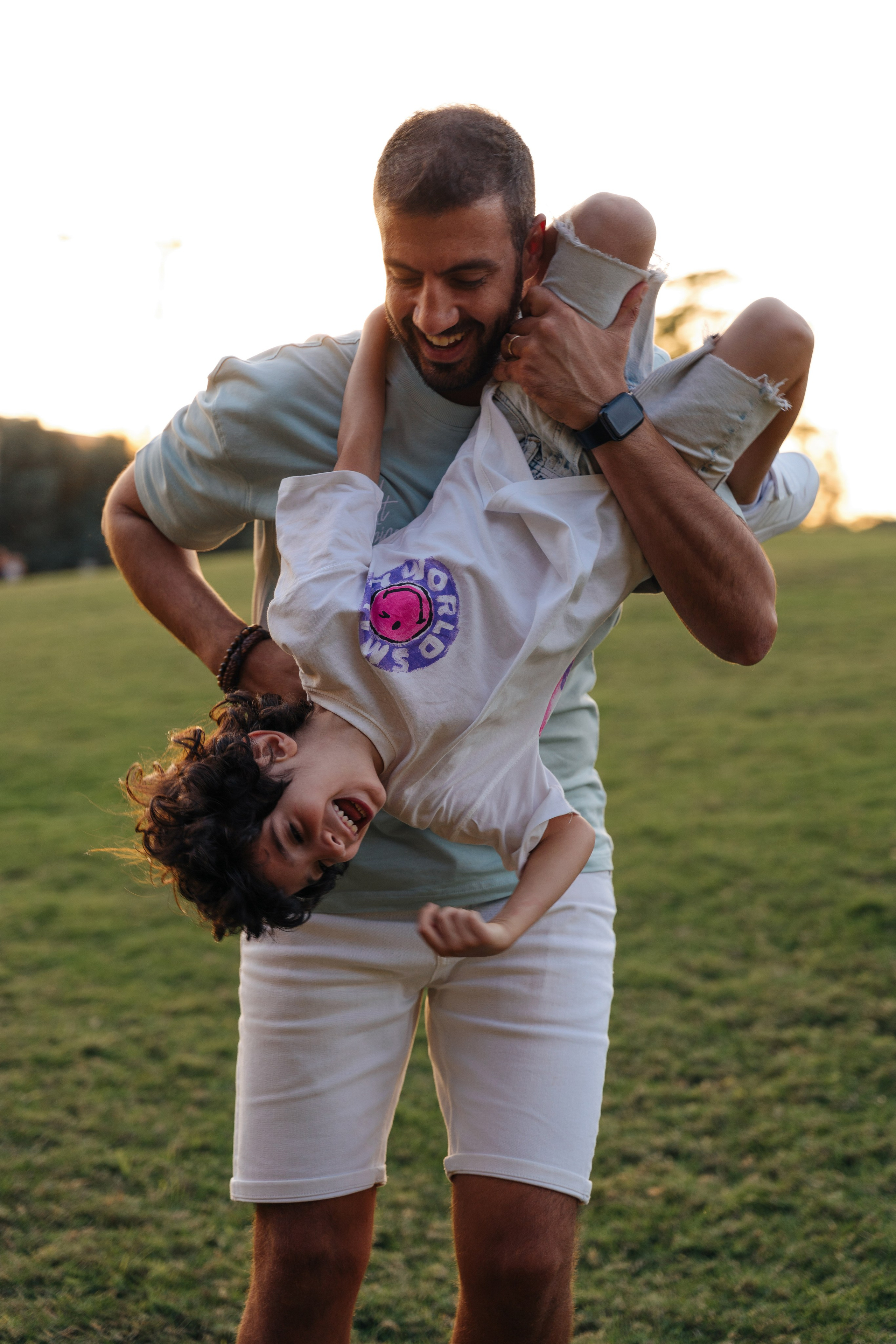 Family fun and play in the park. Angela Iakovleva — Family Photographer in Dubai