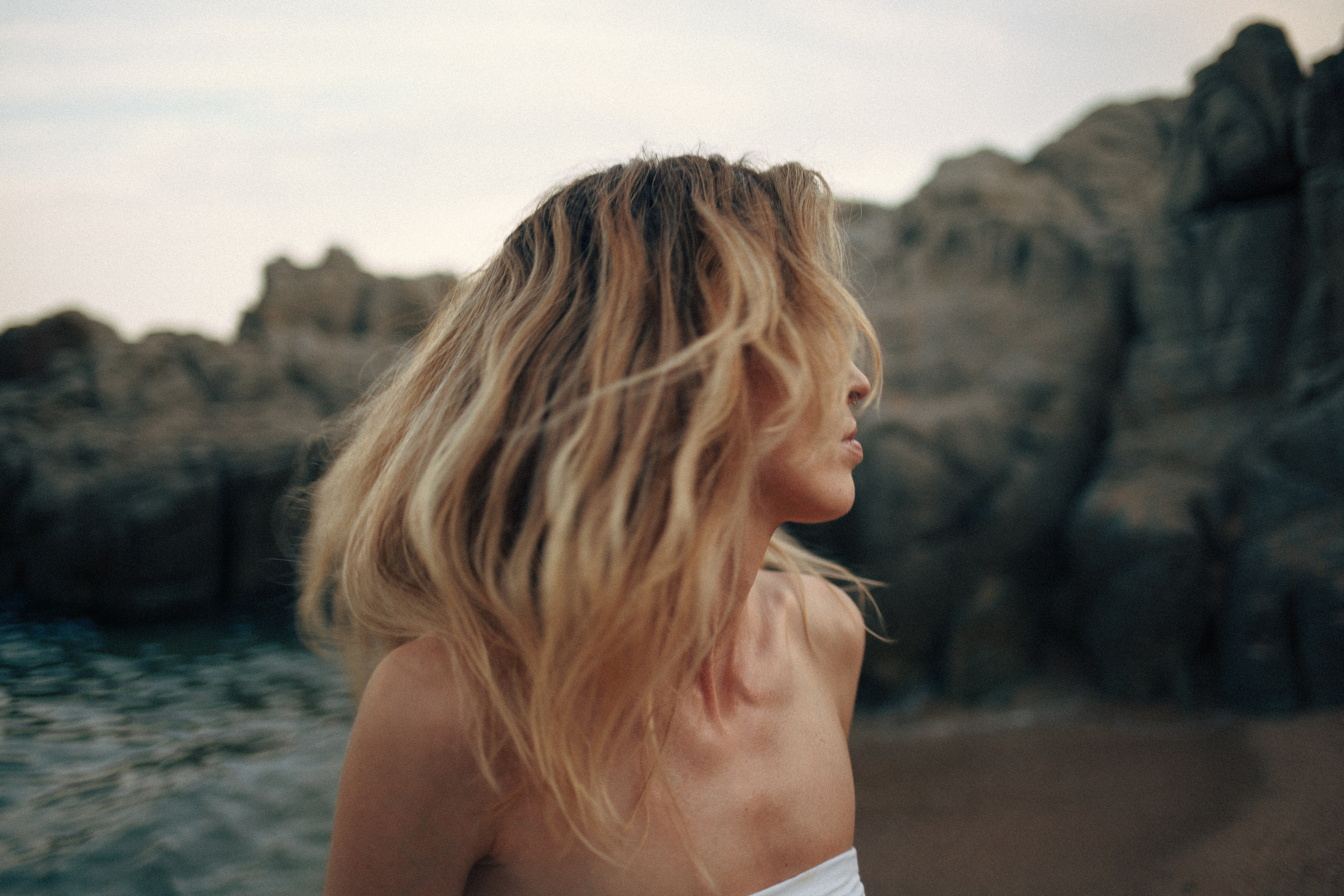 Natali and Artur, photo walk at the beach. Marina Kálcheva — Photographer, Videographer & Visual Artist in Barcelona