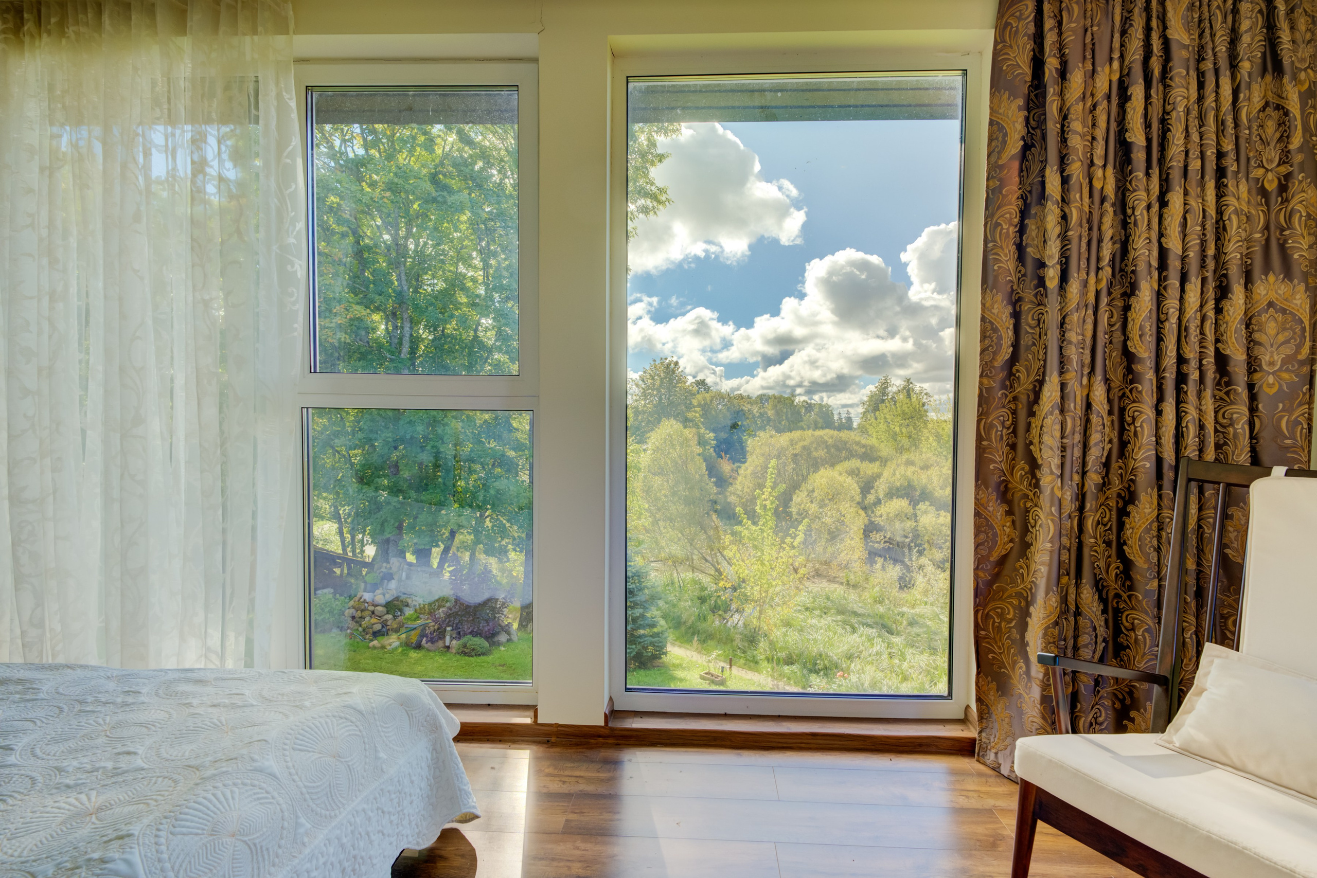 Sadyba Vinliaus r. prie ežero. Elina Sapiega fotografė Vilniuje