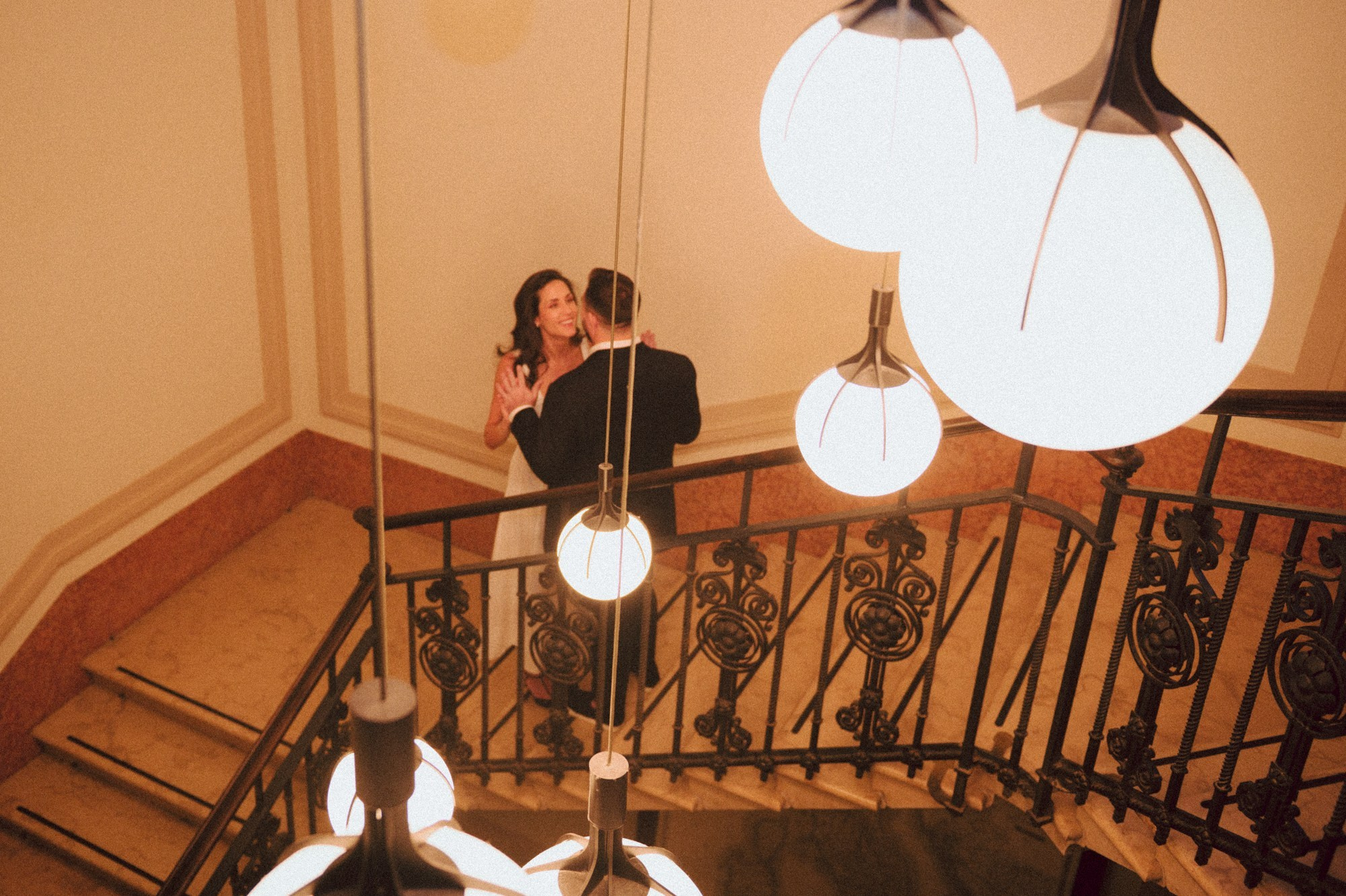 Early morning in Milan. AnaMilanoFoto | Couple & Wedding Photographer in Milan