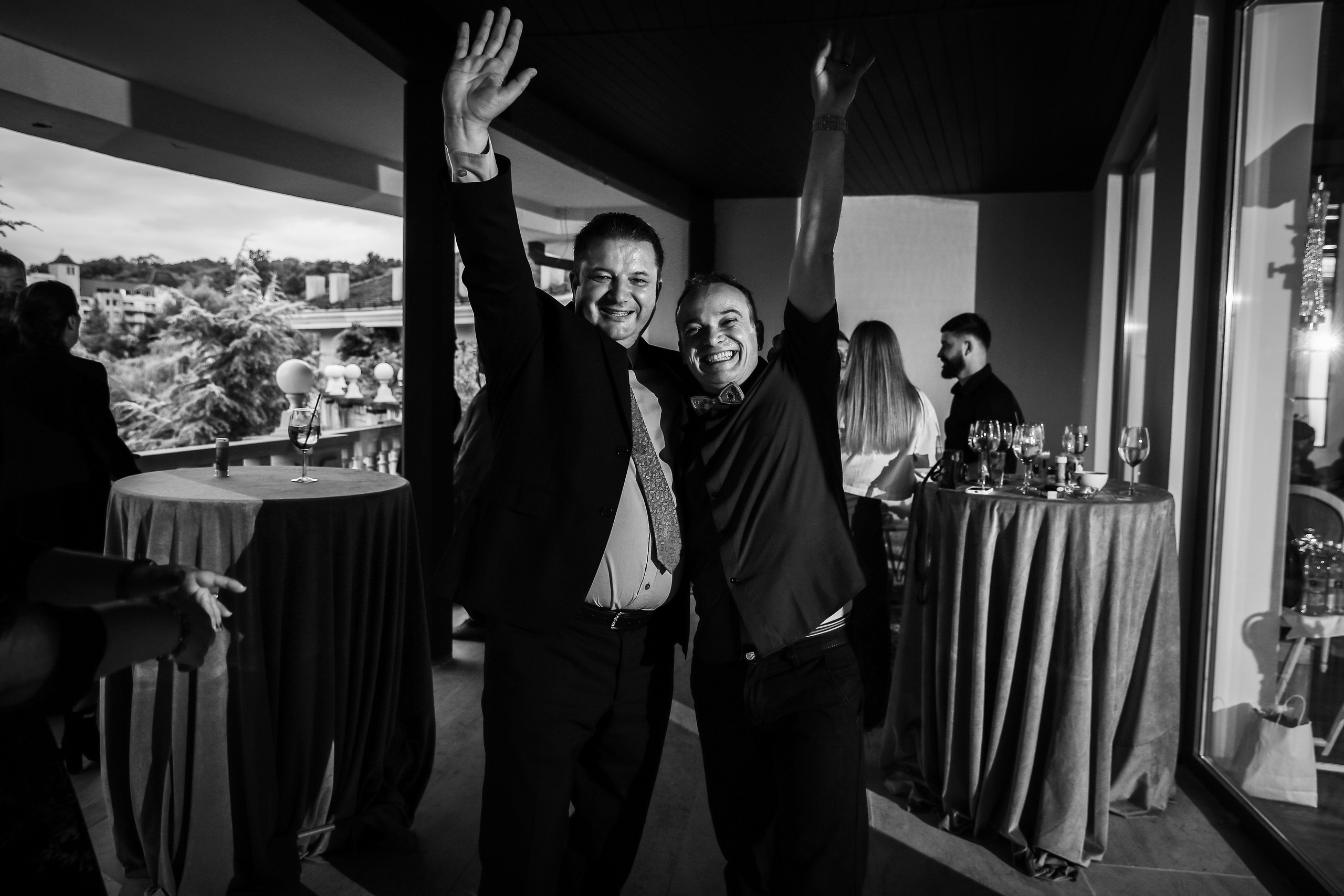 Oana&Bogdan — distractie, rasete, amintiri. Rares Bucur is a professional wedding photographer based in Cluj-Napoca, Romania, specializing in wedding photography