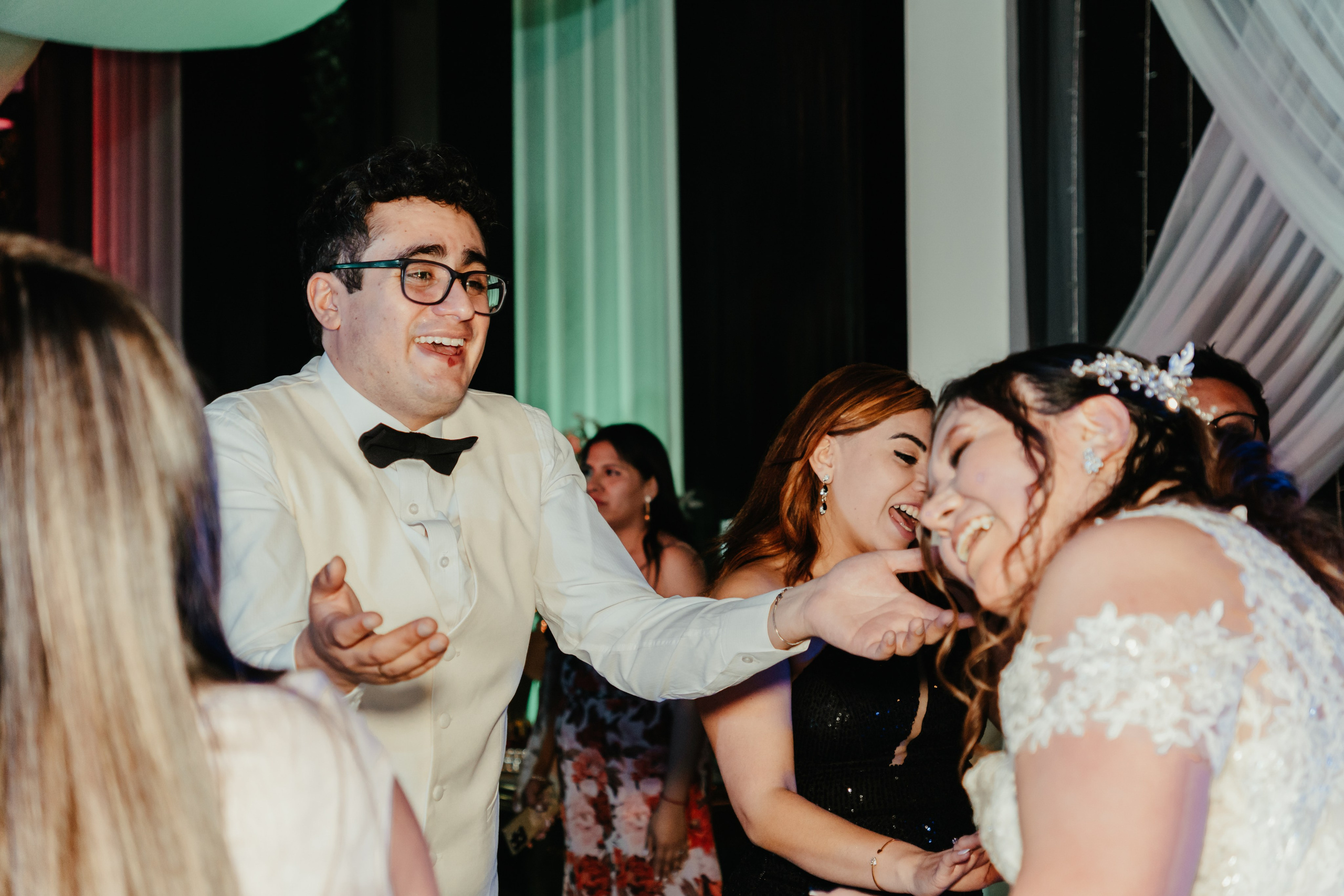 VANIA + LUIS BODA CIVIL. Studio KVTA | Fotografía y Video de Bodas en Arequipa