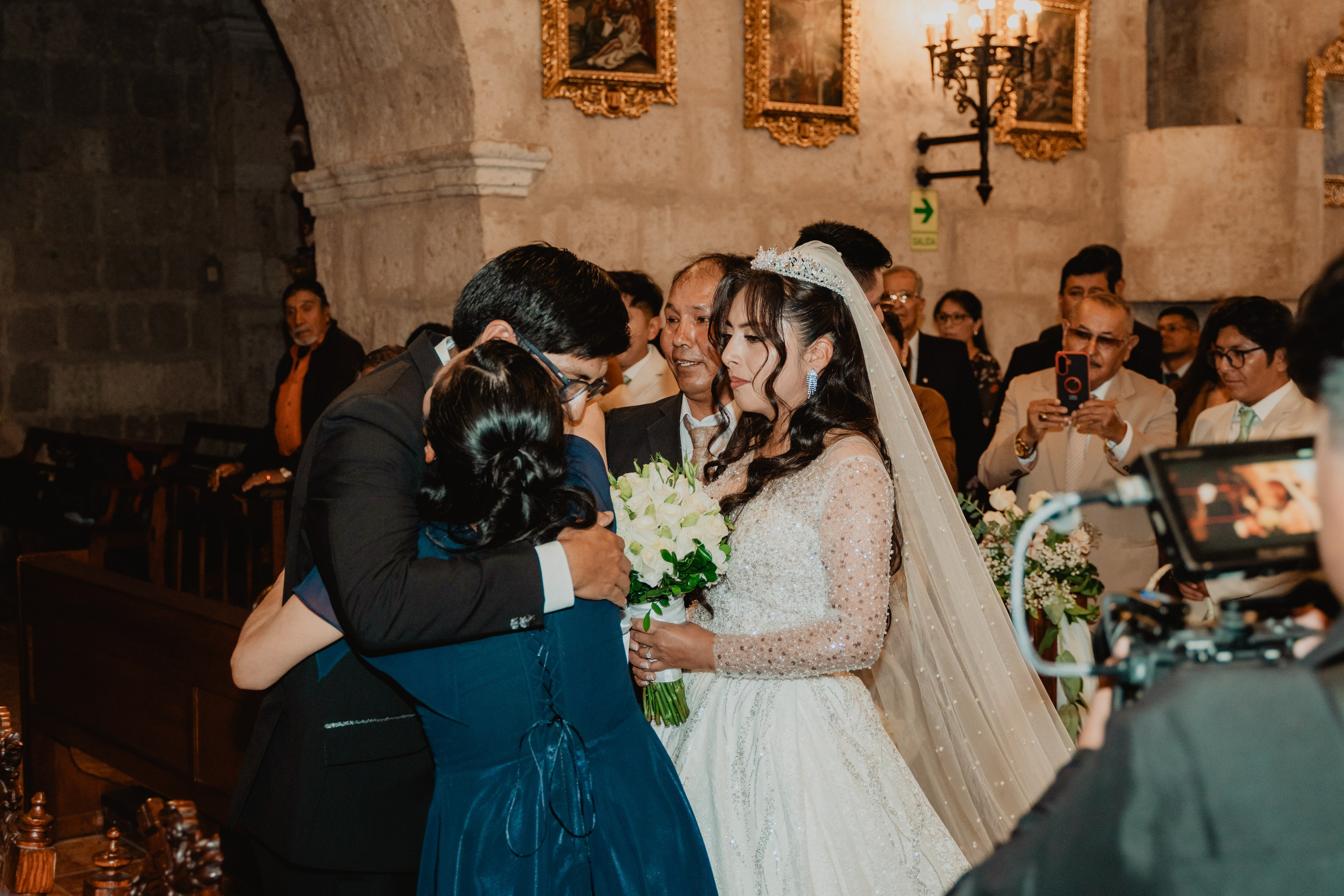 FERNANDO + MARIBEL | BODA RELIGIOSA. Studio KVTA | Fotografía y Video de Bodas en Arequipa