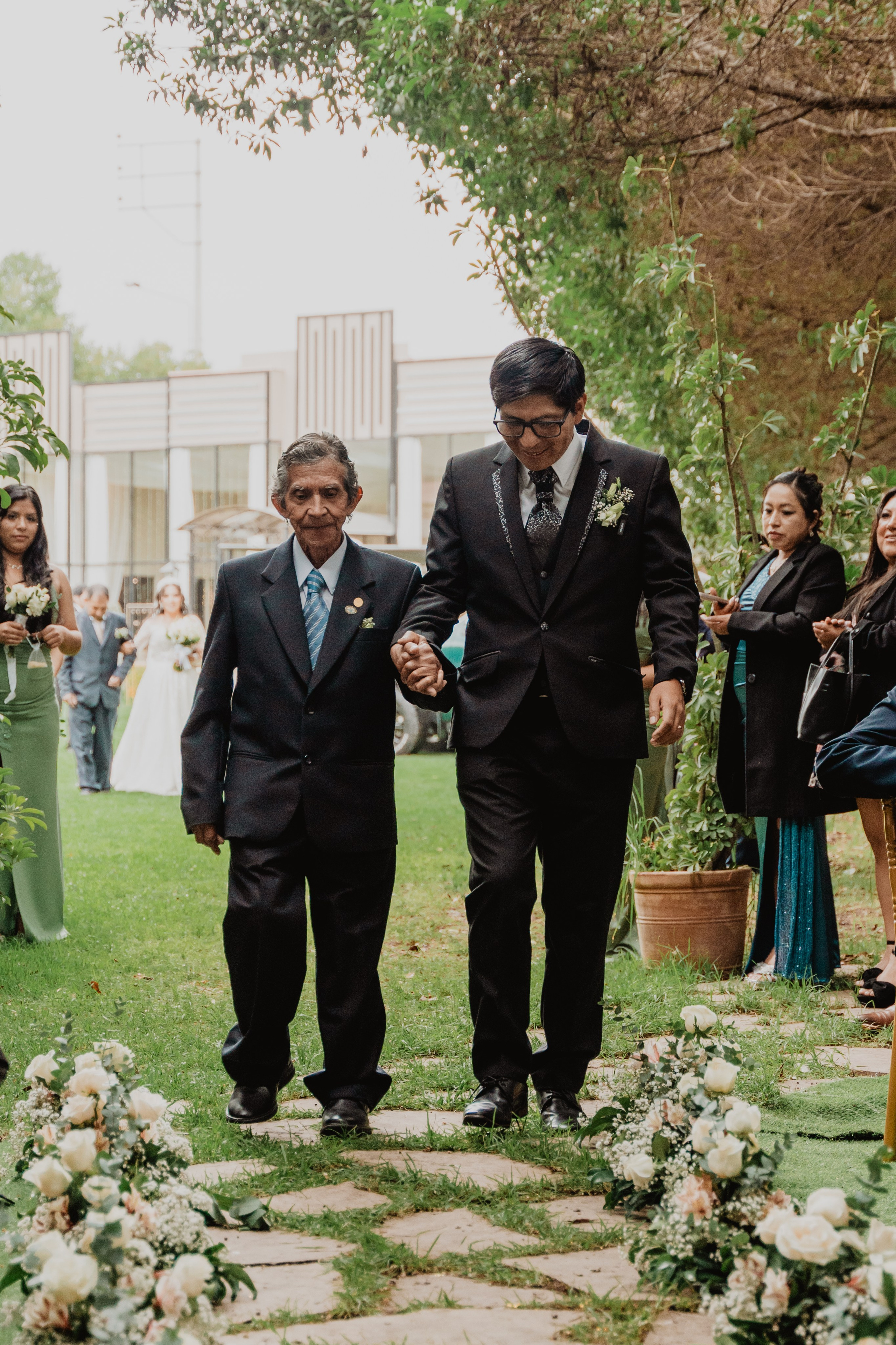 FERNANDO + MARIBEL | BODA RELIGIOSA. Studio KVTA | Fotografía y Video de Bodas en Arequipa