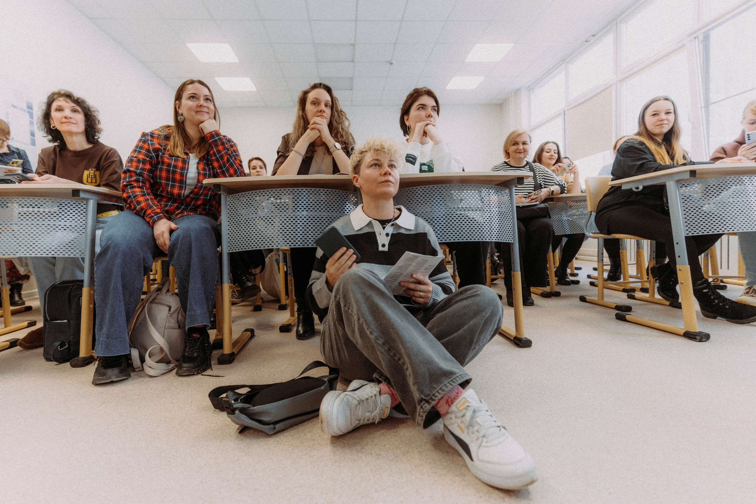 2025. Стрит-фотография, полная абсурда, идиотизма и красоты