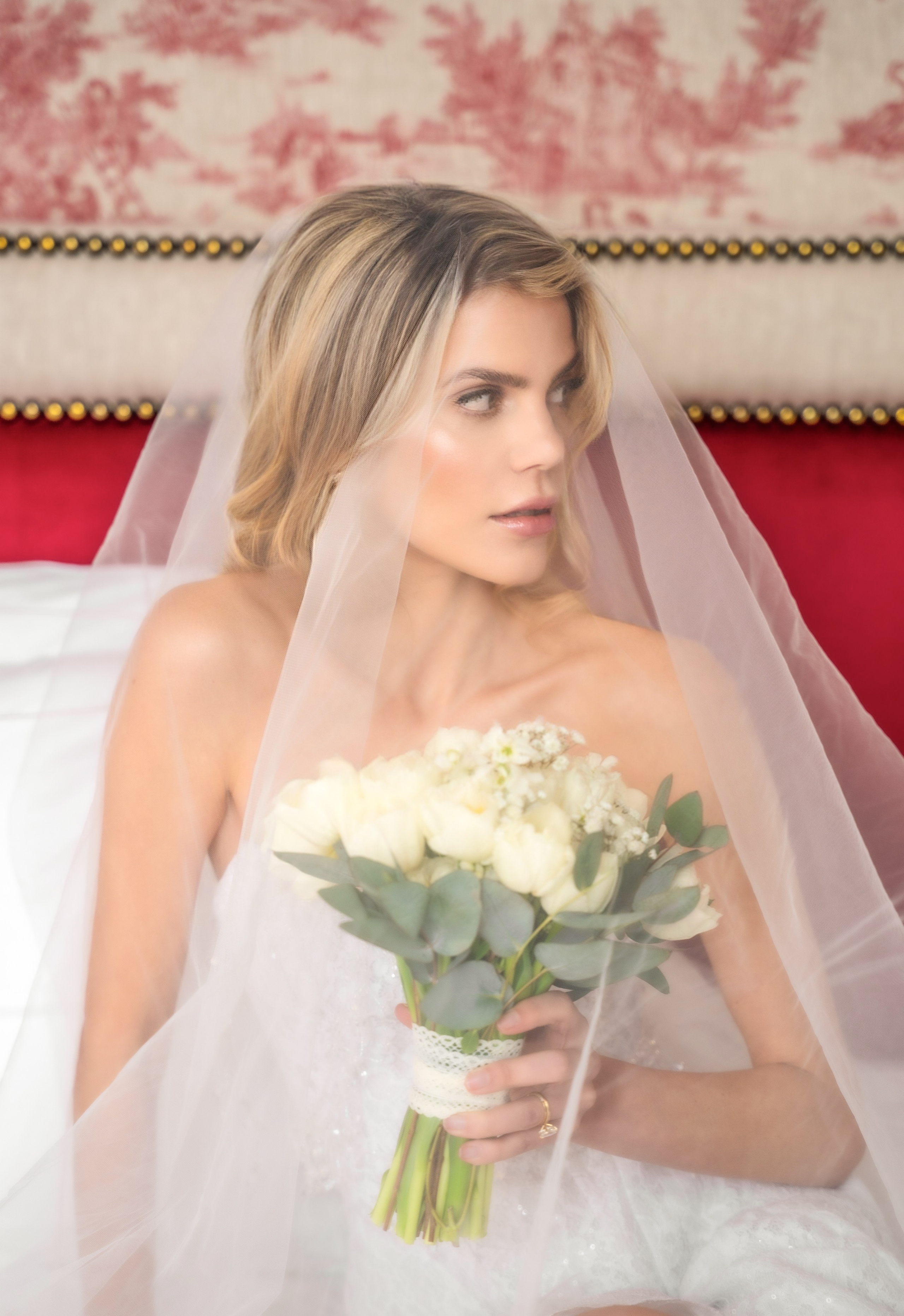 Chateau elopement inspiration. Wedding photographer in Paris Oksana Shum