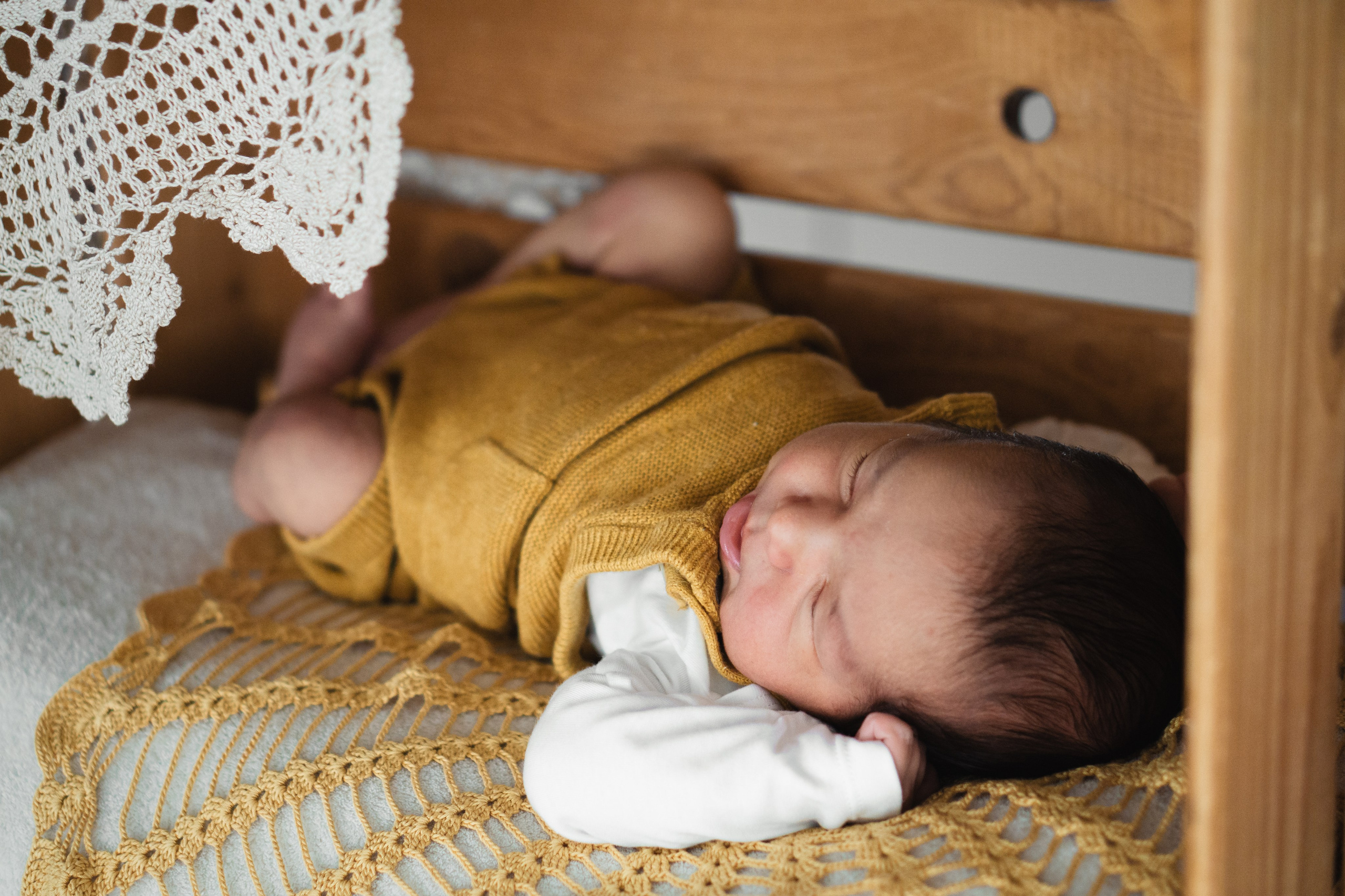 Monika, Pool newborn shooting. Family photographer Aargau Zurich