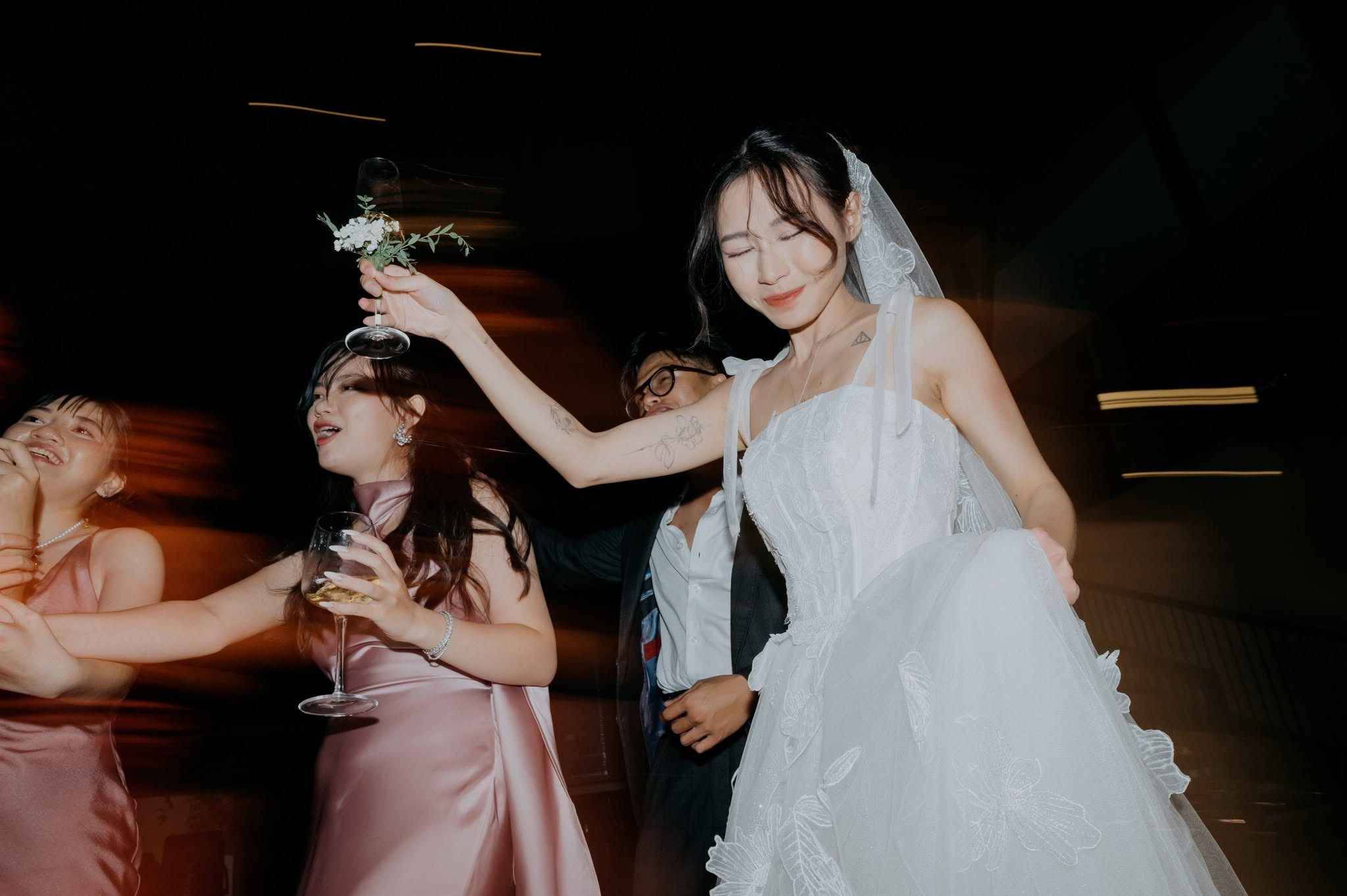 𝐊𝐞𝐥𝐥𝐢𝐞 & 𝐍𝐢𝐤𝐥𝐚𝐬 / Destination Wedding. Saigon Wedding Present | Art Beyond Moments