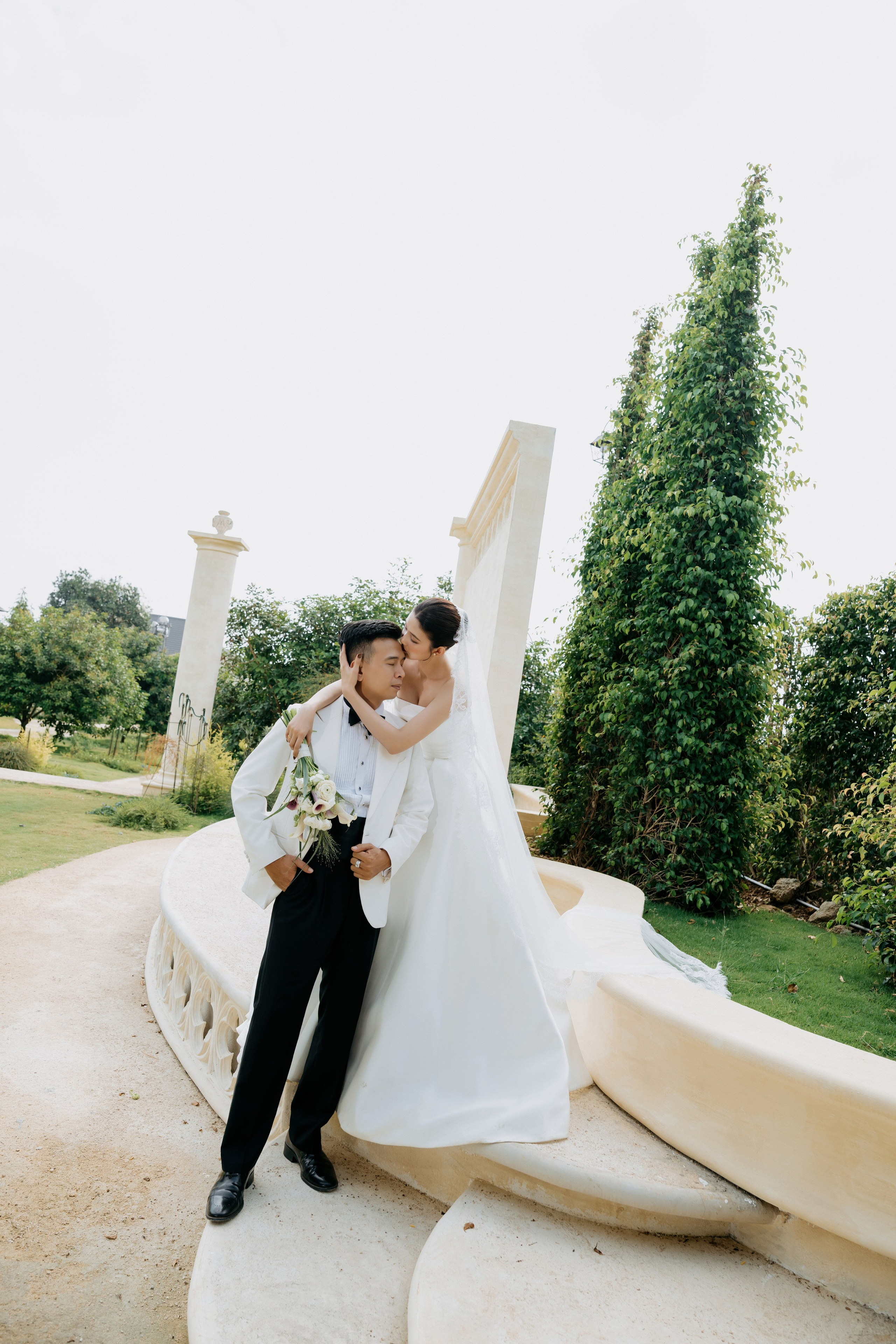 THU & NHU / An garden. Saigon Wedding Present | Art Beyond Moments