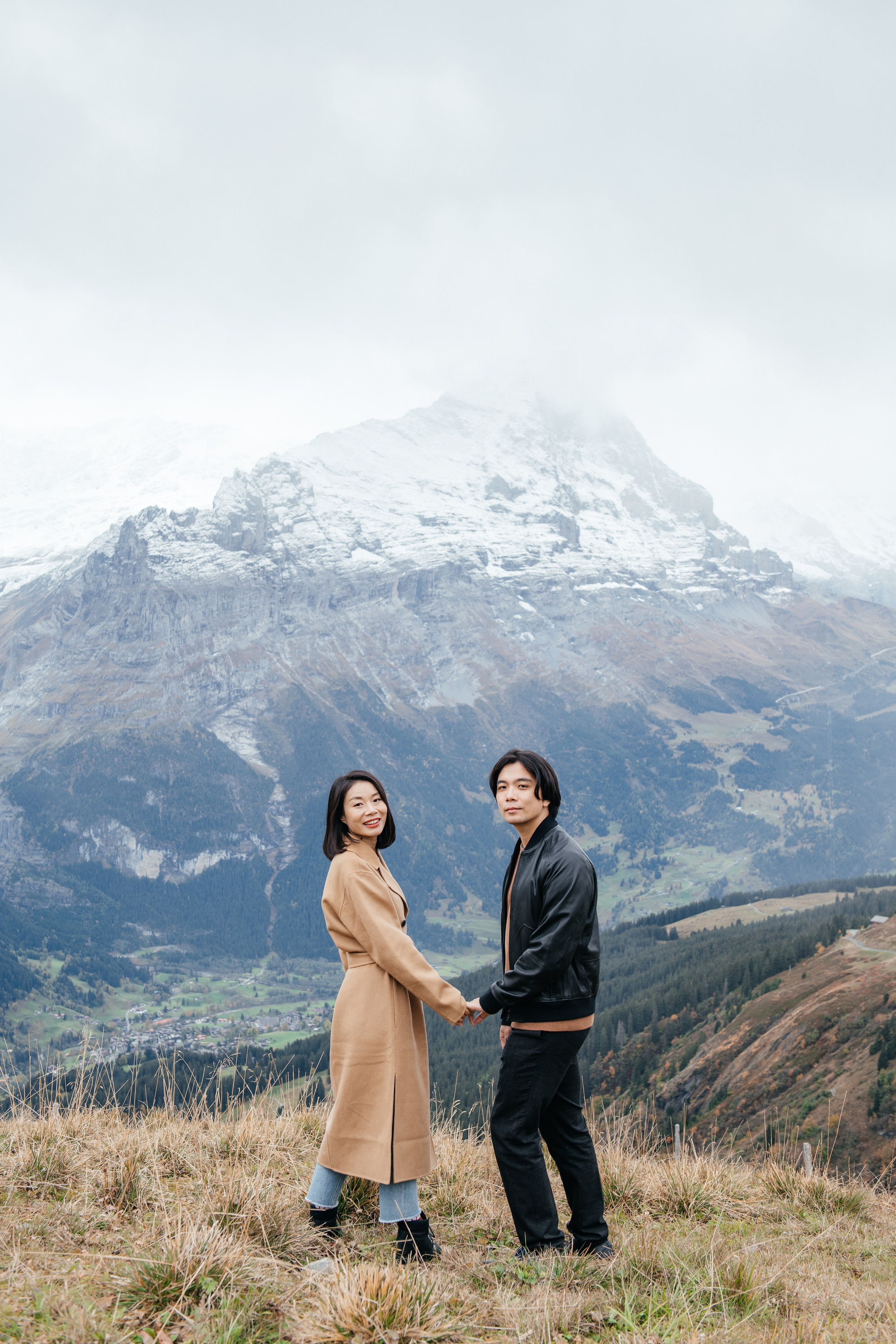 Kaiwen & Xiaoming Grindelwald, Switzerland. I am Elena Altendorfer. Wedding photographer in Zurich and Switzerland