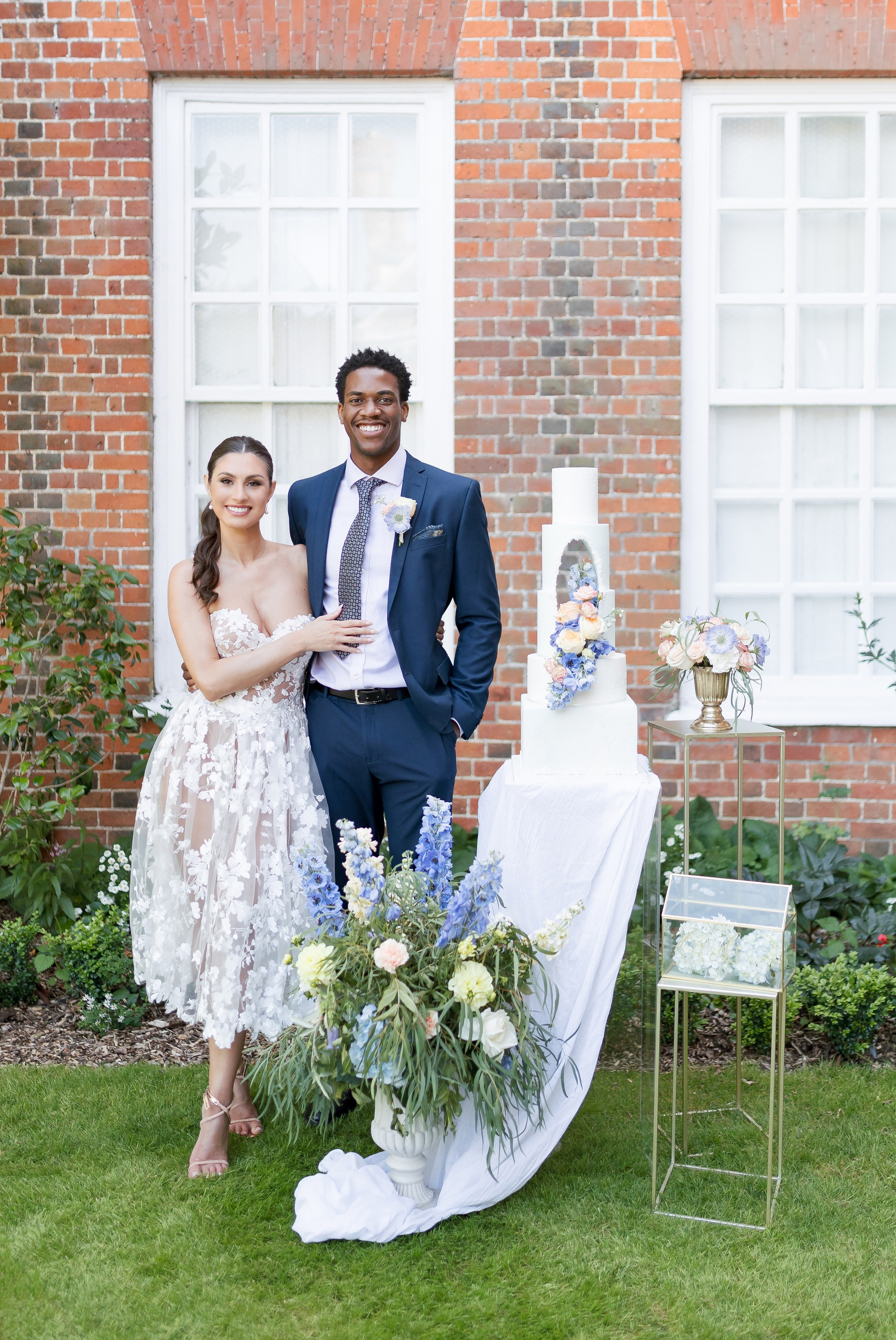 Regal Romance | Editorial Photoshoot at Gosfield Hall, London Estat. YES I DO PRODUCTION — Wedding photography&videography