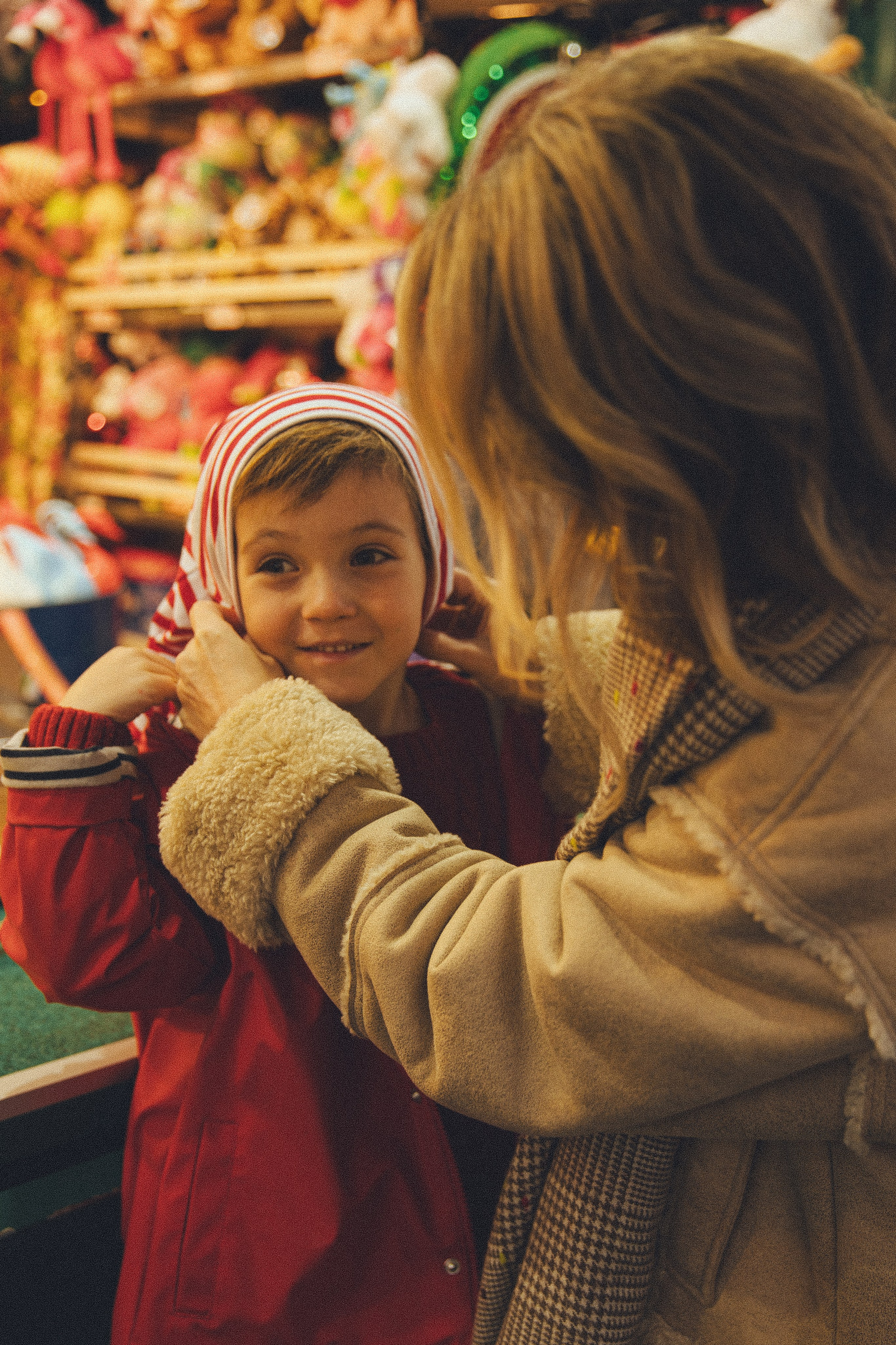 CHRISTMAS AT NAVONA. Elizaveta Razumova | Fotografa Cinematica per Love Story, Matrimoni e Ritratti