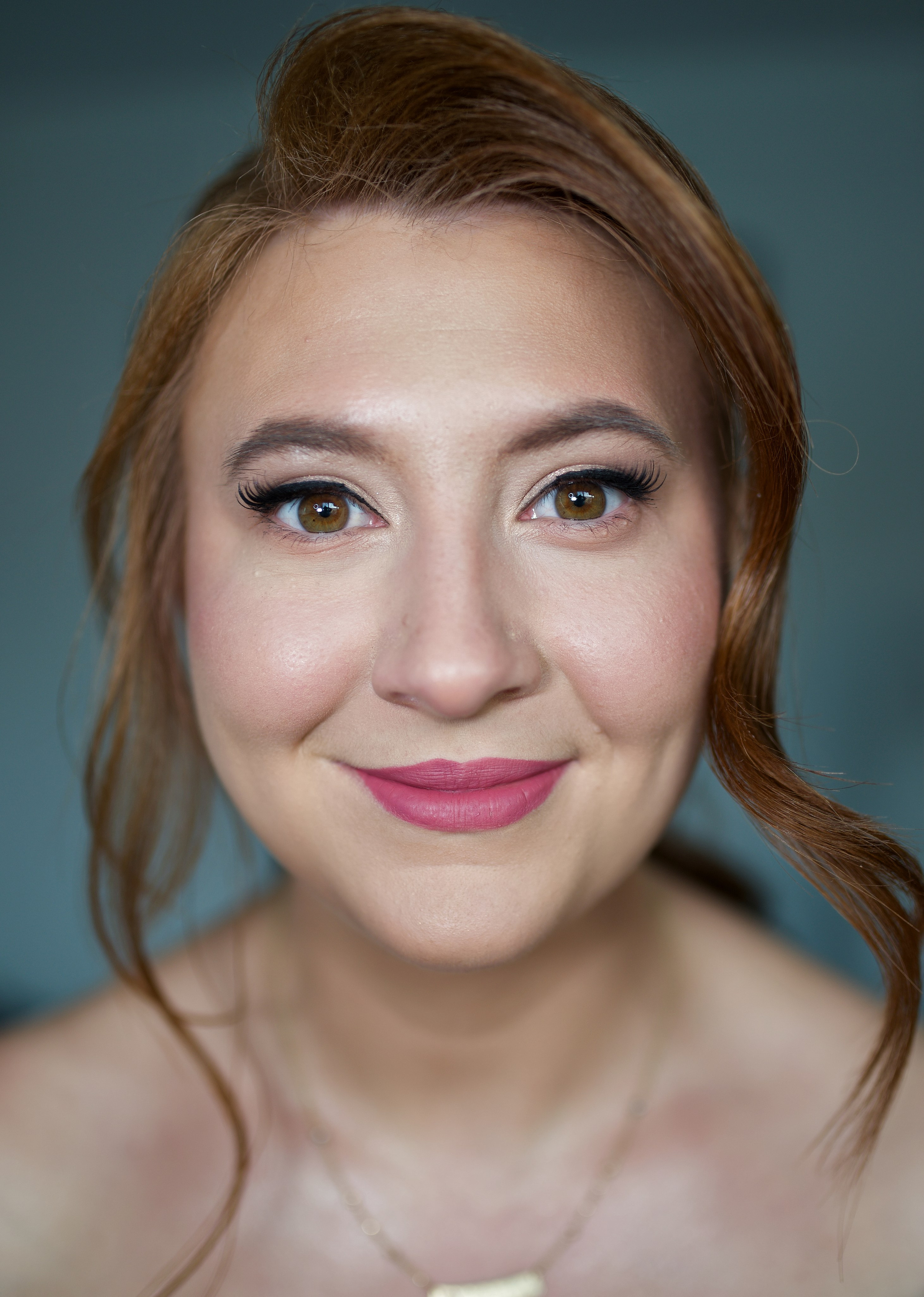 Makeup profesional Cluj-Napoca. Makeup artist, artist sprancene si laminare in Cluj-Napoca | Anca Vasilie