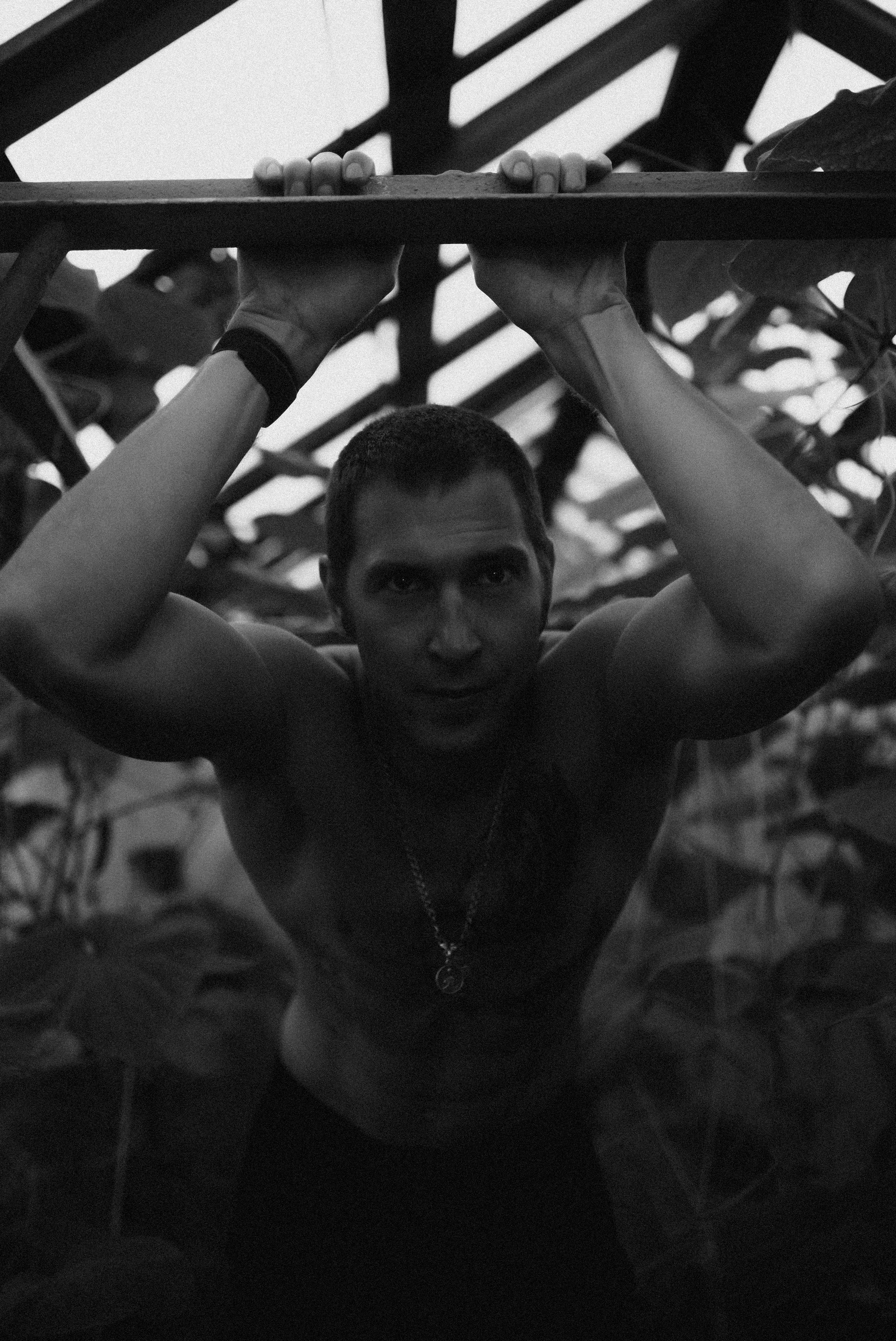 2024. Стрит-фотография, полная абсурда, идиотизма и красоты