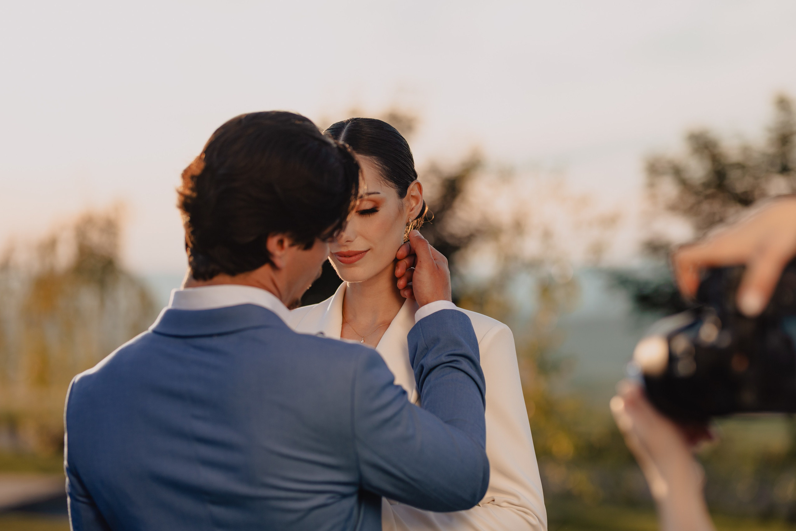Styled shot at The Barn, Cluj. Fotograf de nunta — documenting your love story with a touch of editorial — wedding photographer