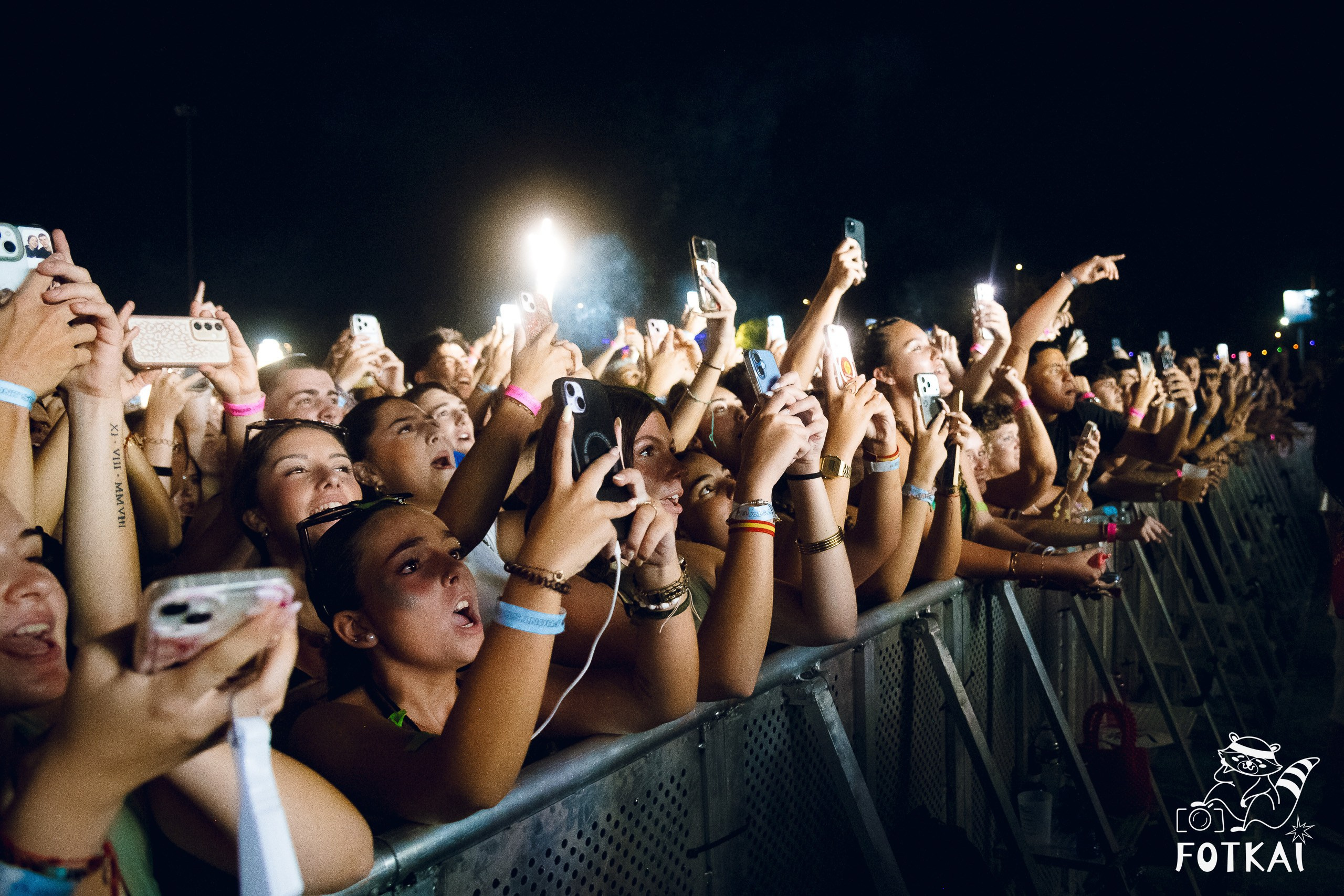JC Reyes at Brilla Torrevieja Festival — Live Concert Photos in Torrevieja, Spain, 2026 | FOTKAI