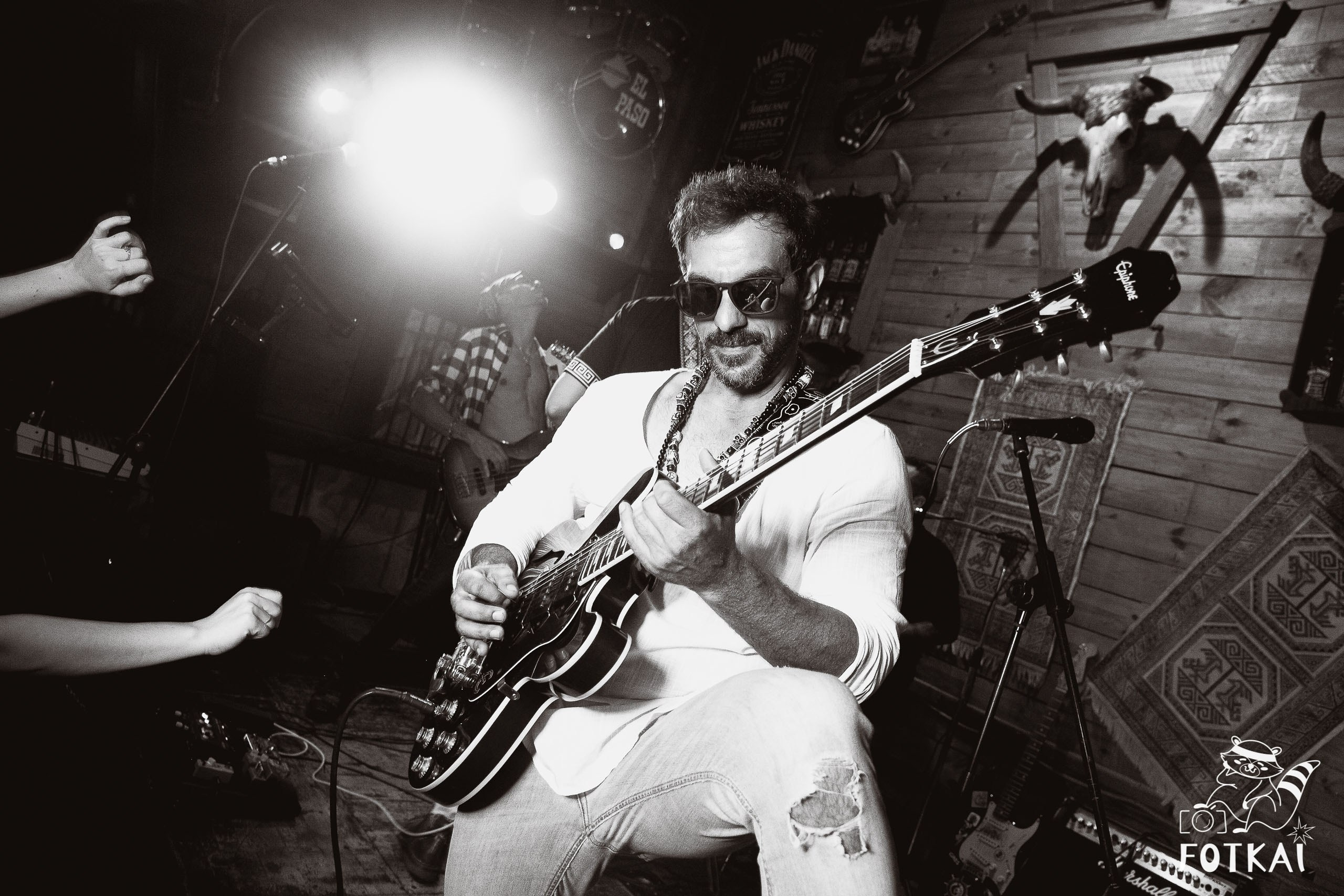 Stones of the Coast en El Paso Rock Bar Torrevieja: Reportaje fotográfico 20.09.25 | FOTKAI