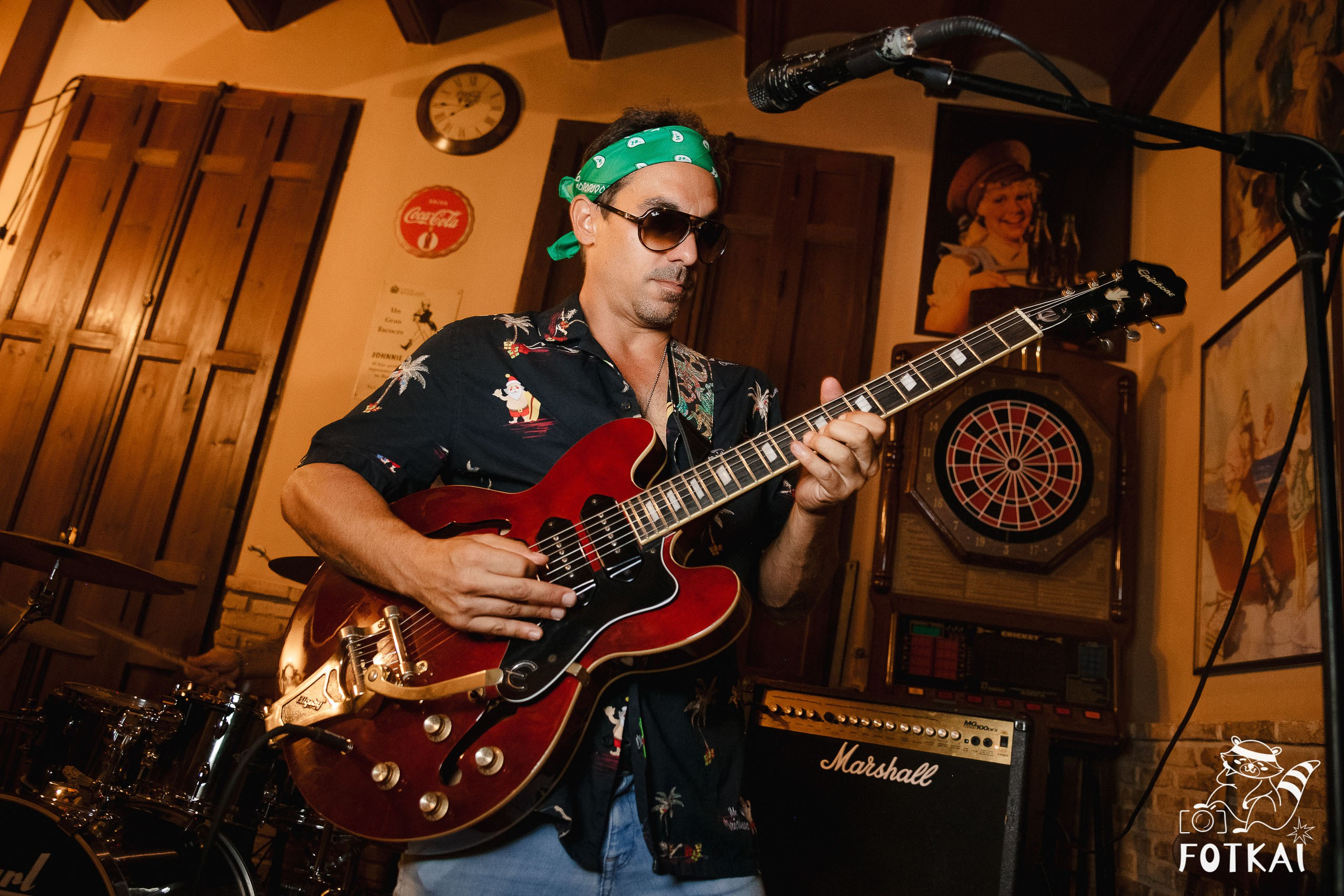 Stones of the Coast en Café Aljibe Rojales: Reportaje fotográfico 30.08.25 | FOTKAI