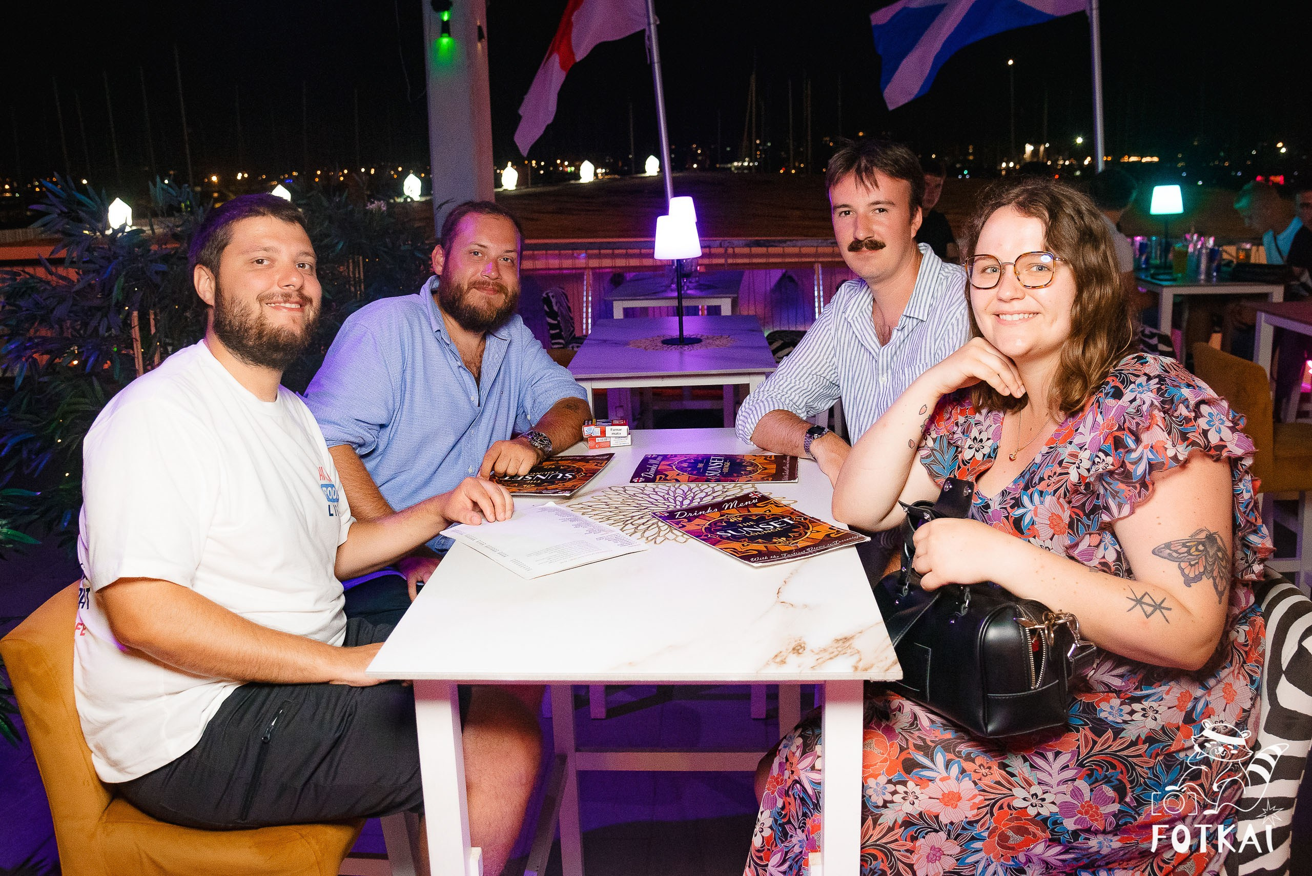 The Sunset Lounge Bar: Reportaje fotográfico 08.08.25 | FOTKAI