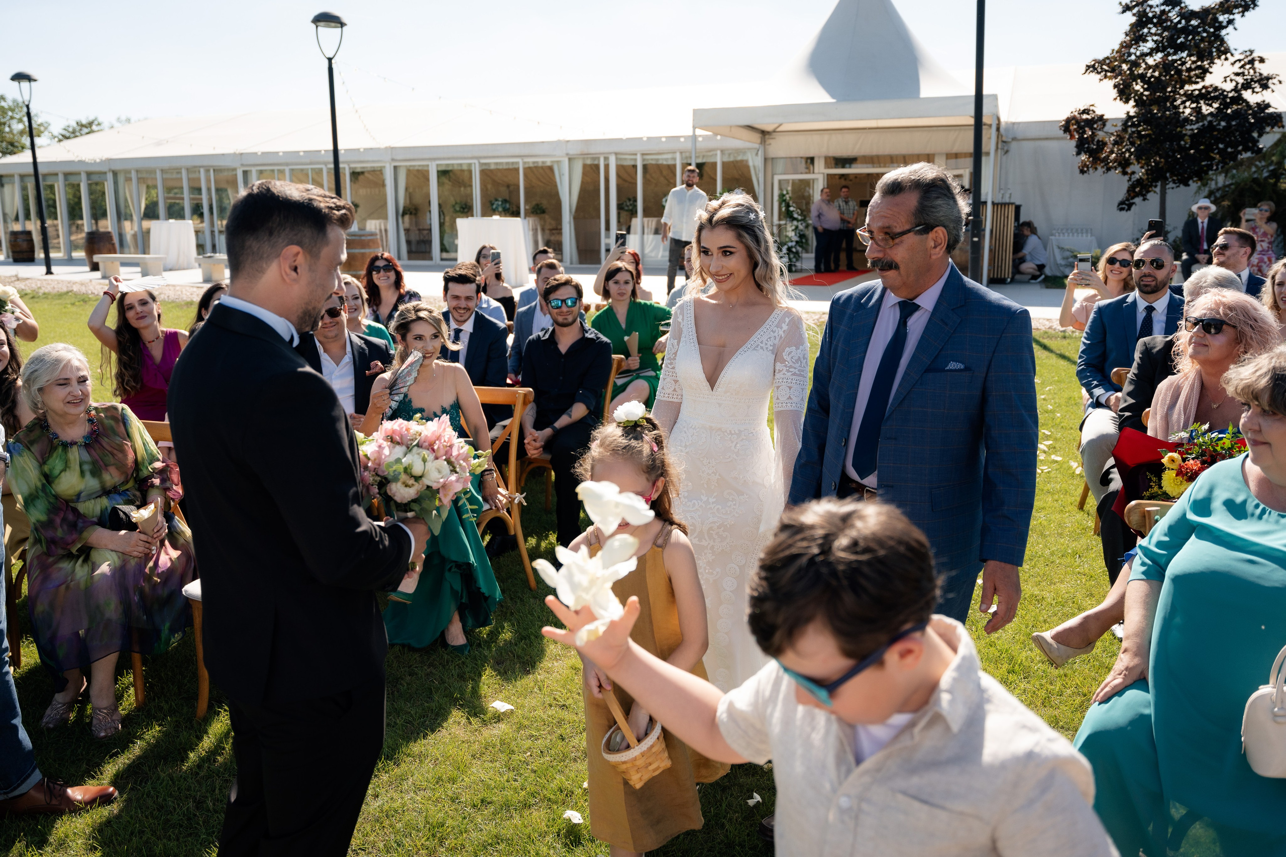 Sandra & Razvan. Destination Wedding Photographer Alex Pasarelu